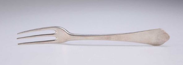 AN EARLY 18TH CENTURY PROVINCIAL SILVER FORK