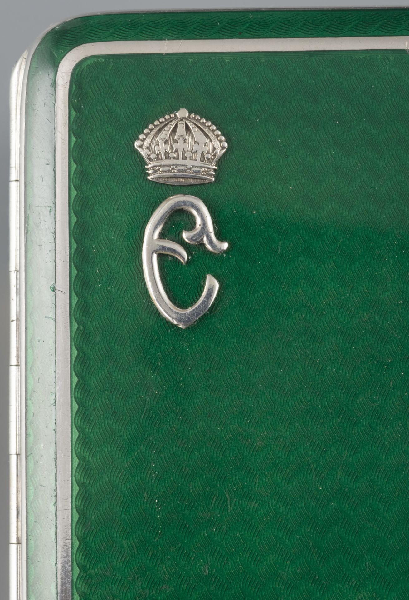 Silver cigarette case with green enamel and monogram of Queen Eleonora - Bild 3 aus 7