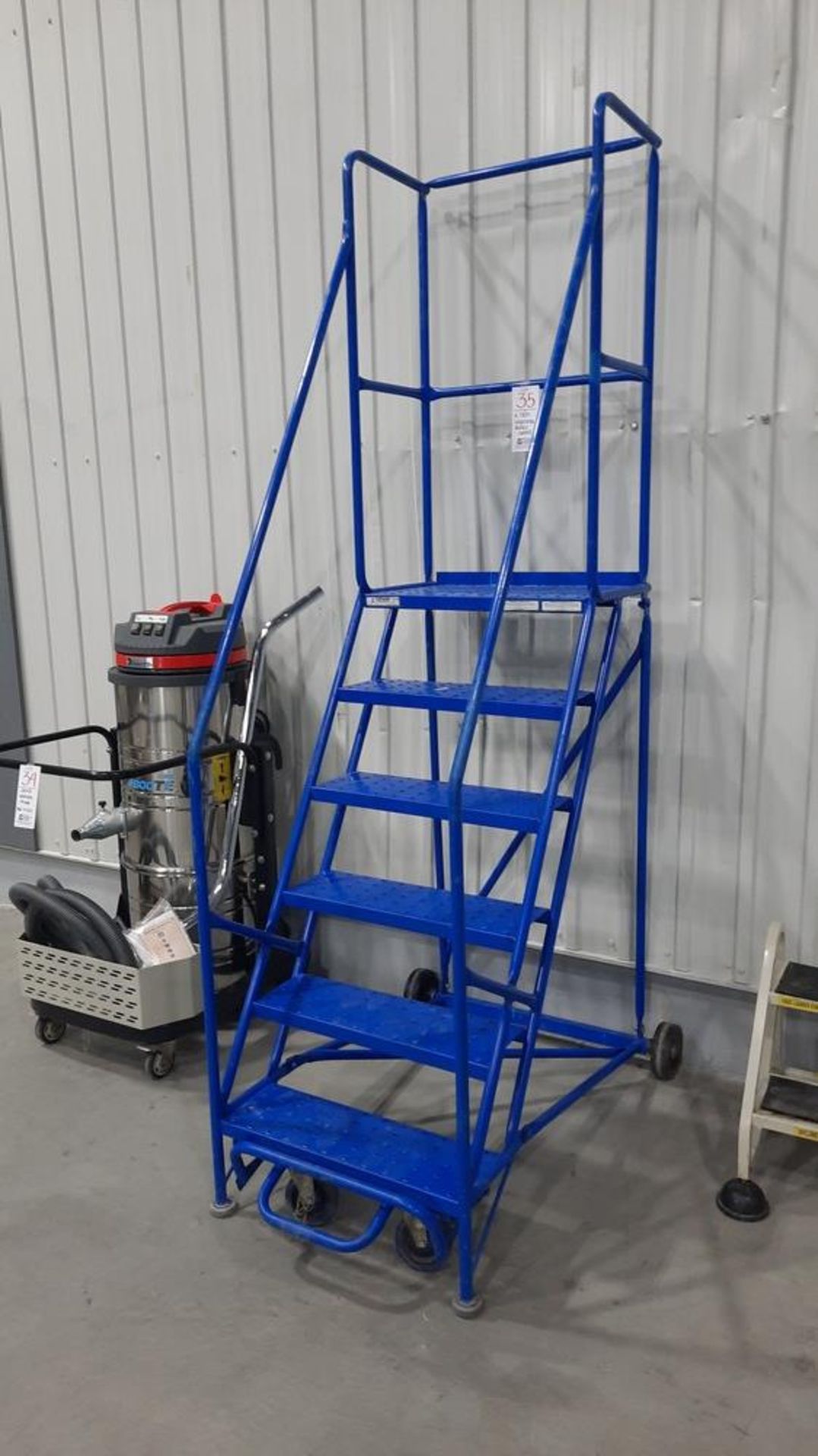 6-Step Industrial Mobile Ladder