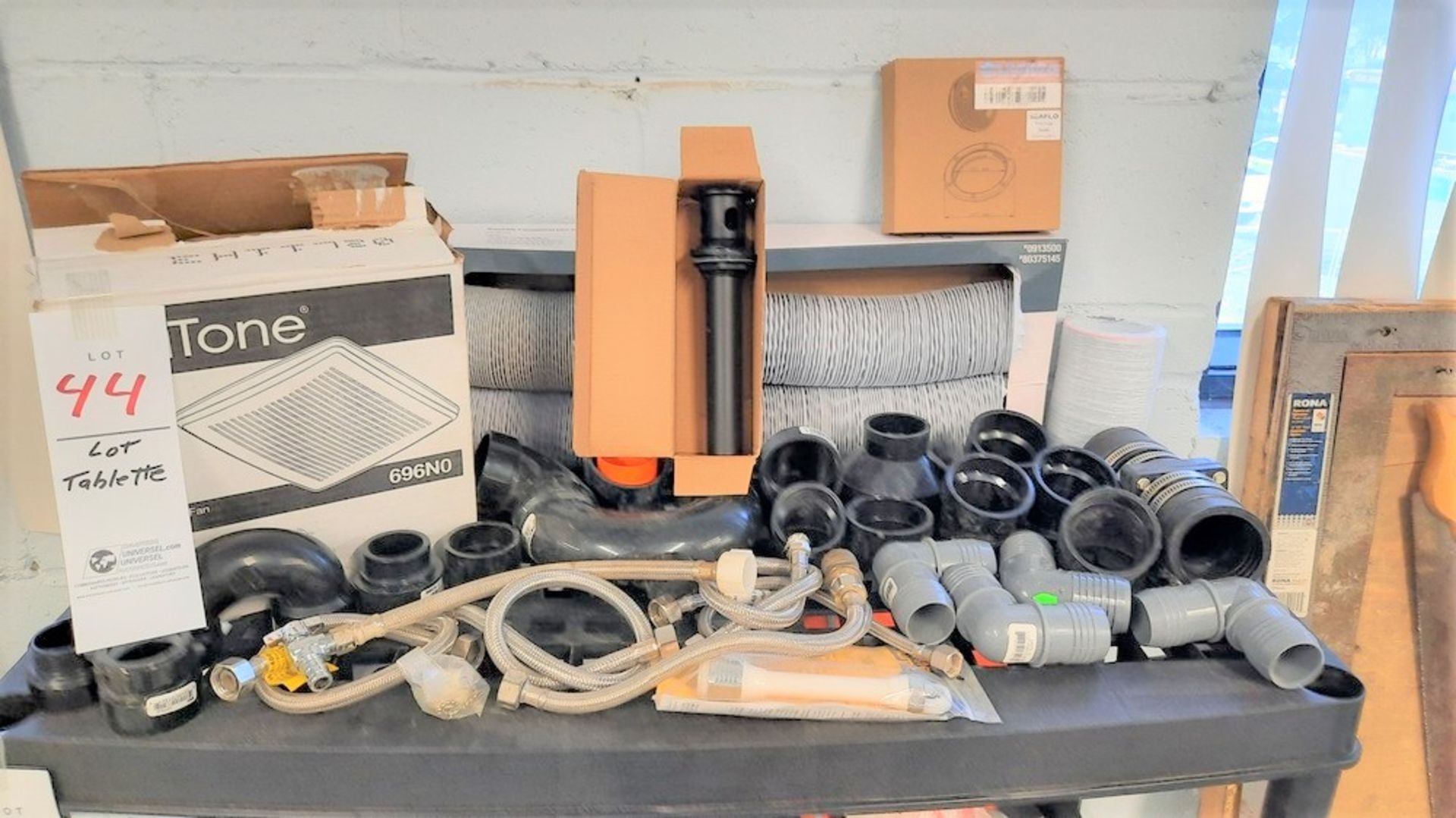 LOT: Asst. Plumbing Items ( see photo for details)