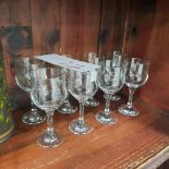 LOT: (8) Verres à Vin