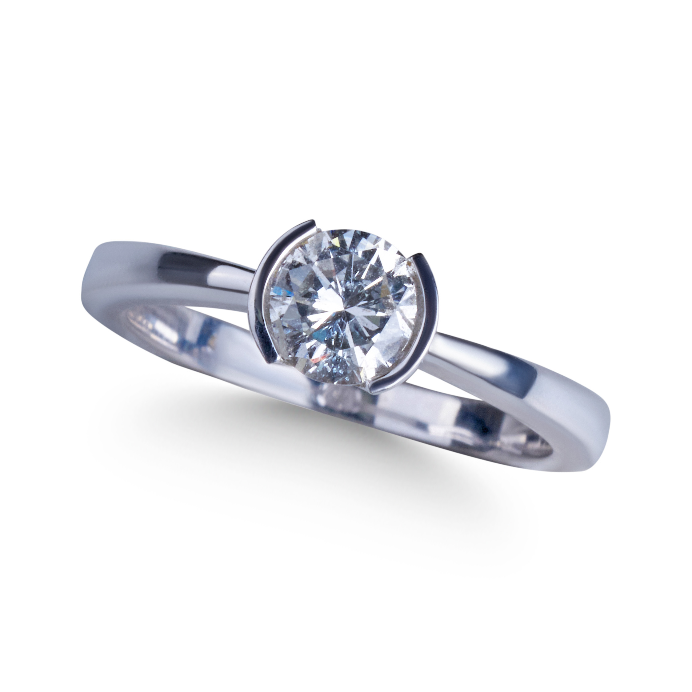 18CT WHITE GOLD ROUND BRILLIANT CUT SOLITAIRE RING
