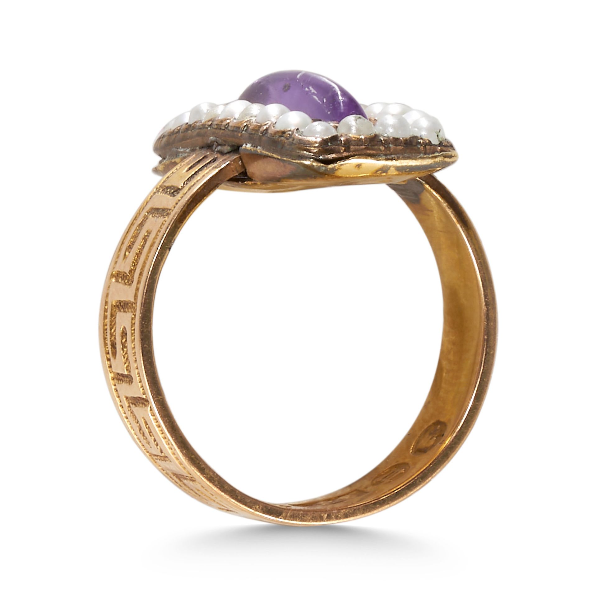 AN ANTIQUE AMETHYST AND PEARL RING. - Image 2 of 2
