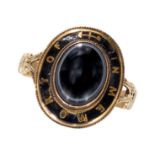AN ANTIQUE AGATE MOURNING RING.