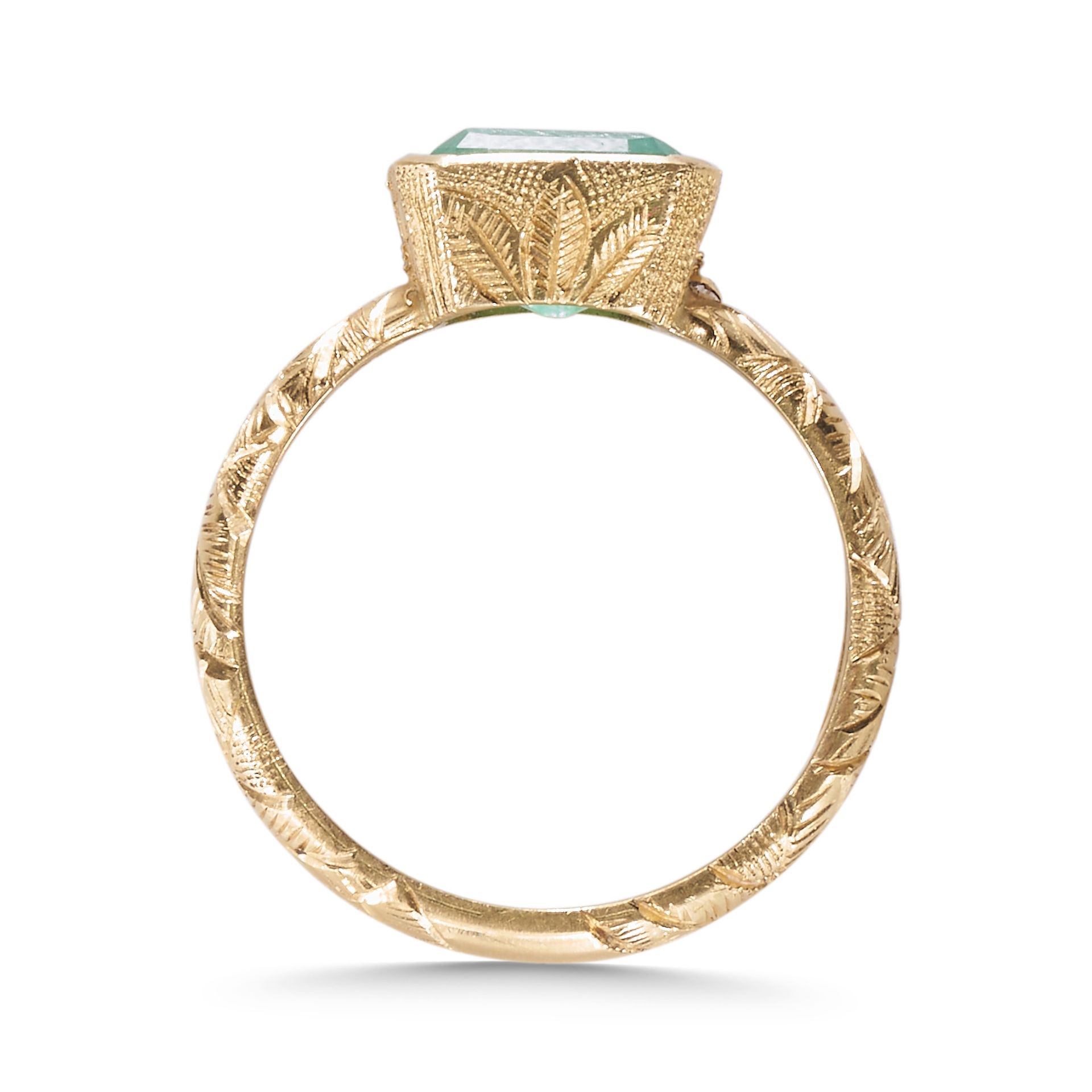 AN EMERALD, SET IN 18CT YELLOW GOLD RING. - Image 2 of 2