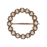 AN ANTIQUE SEED PEARL CLUSTER BROOCH.