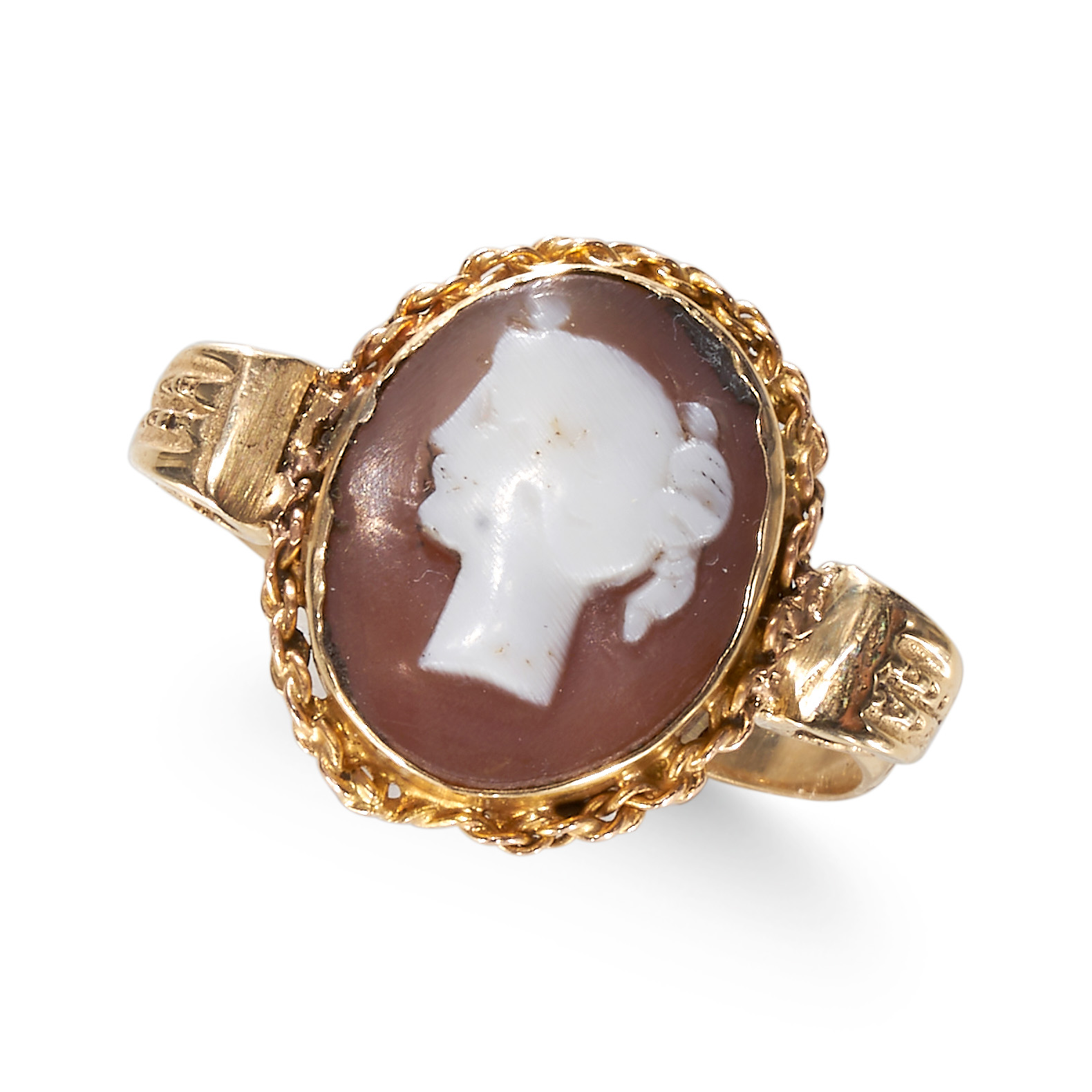 A YELLOW GOLD CAMEO RING.