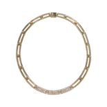 A DIAMOND COLLAR NECKLACE, IN 18CT YELLOW GOLD.