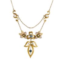 AN ANTIQUE ART NOUVEAU ENAMEL, PEARL AND SAPPHIRE NECKLACE, IN YELLOW GOLD.