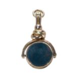AN AGATE AND BLOOD STONE FOB SEAL, IN YELLOW GOLD.