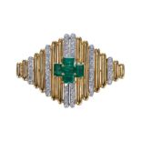 AN EMERALD AND DIAMOND BROOCH, IN 18CT YELLOW AND WHITE GOLD.