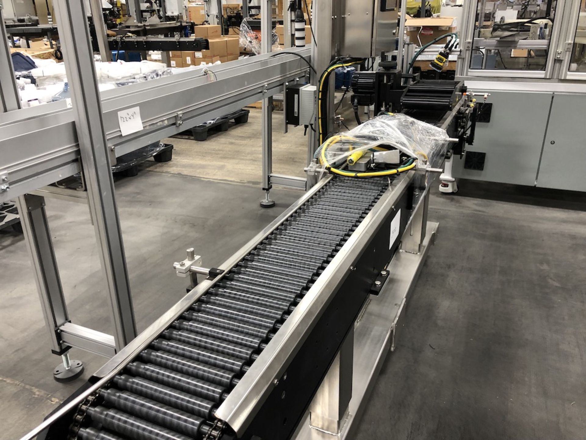 SOUTHERN CALIFORNIA PACKAGING EQUIPMENT ST-1100 MOTORIZED ROLLER CONVEYOR ~ 100" LONG X 8" WIDE ( - Image 2 of 16