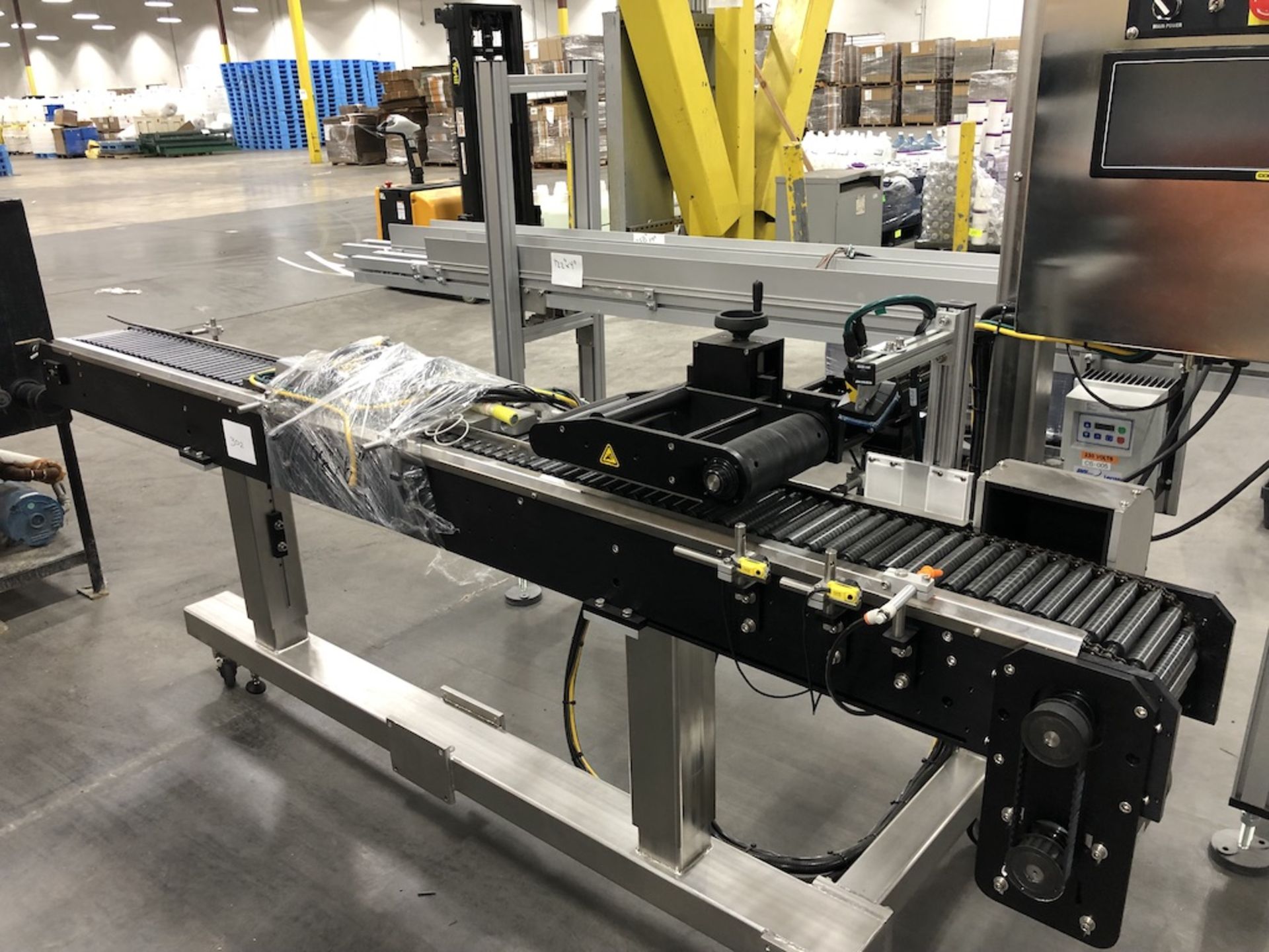 SOUTHERN CALIFORNIA PACKAGING EQUIPMENT ST-1100 MOTORIZED ROLLER CONVEYOR ~ 100" LONG X 8" WIDE (