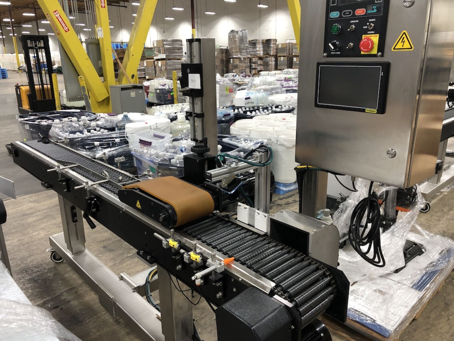 SOUTHERN CALIFORNIA PACKAGING EQUIPMENT ST-1100 MOTORIZED ROLLER CONVEYOR ~ 100" LONG X 8" WIDE (