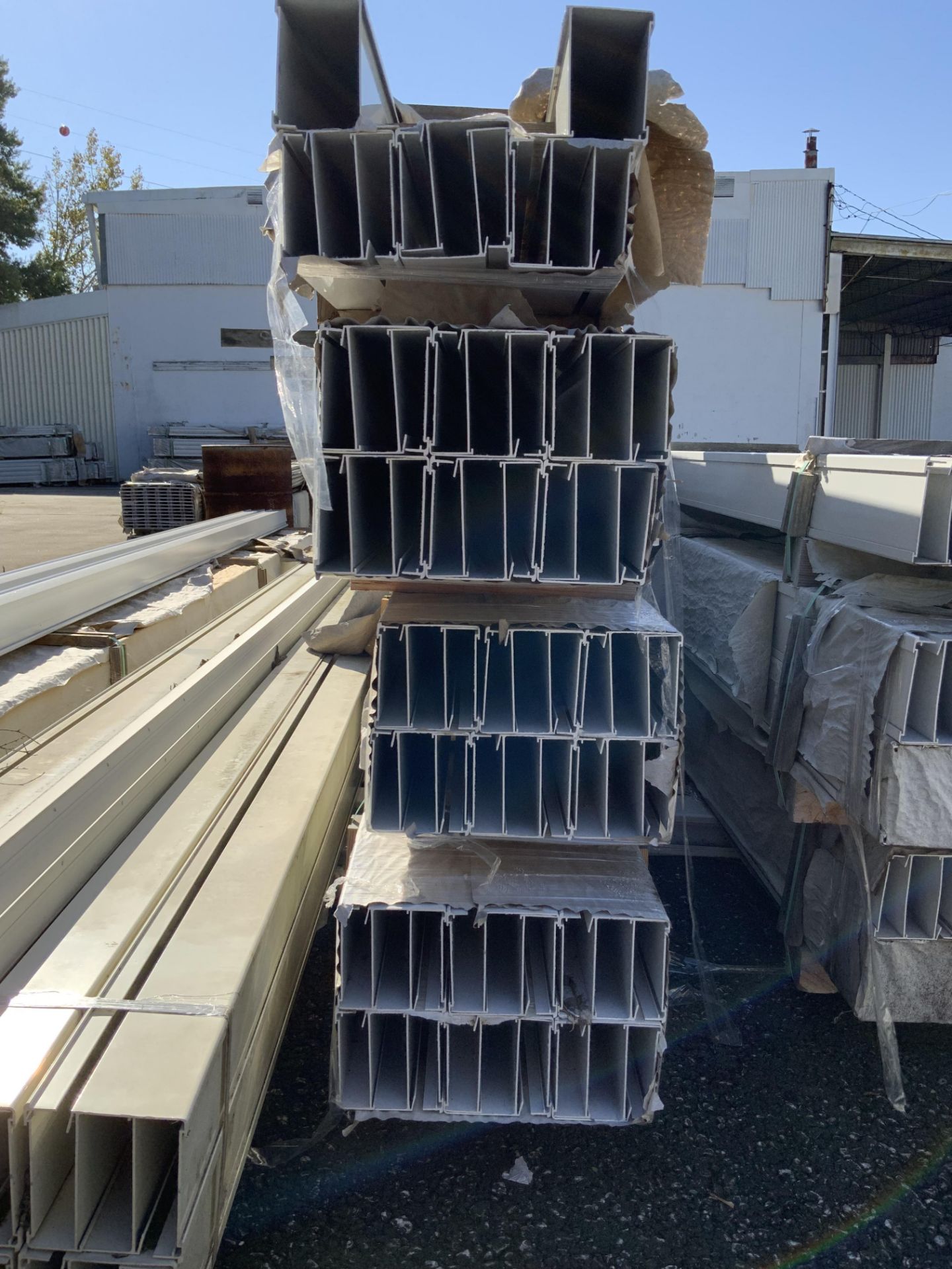 Large Lot of Extruded Aluminum Stock - Image 4 of 9