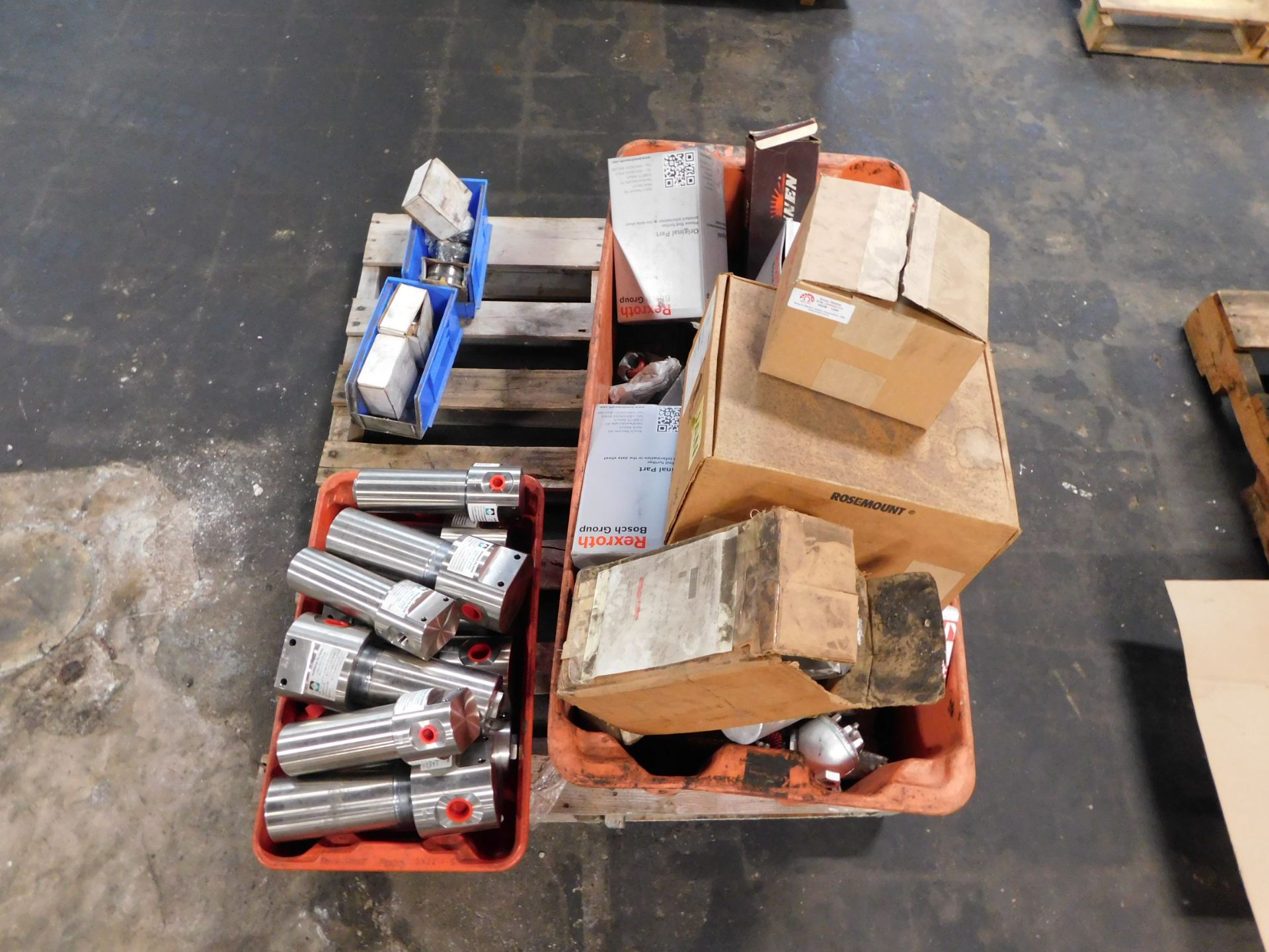 LOT OF MISC NORMAN AND REXROTH FILTERS, ROSEMOUNT 8732EST1A1N0M4 TRANSMITTER, AND SUNNEN STONE SETS.