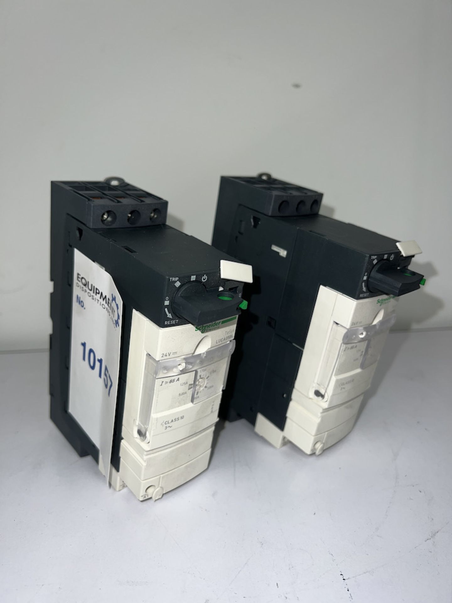 Lot of 2 Schneider Electric Tesys LUCA05BL