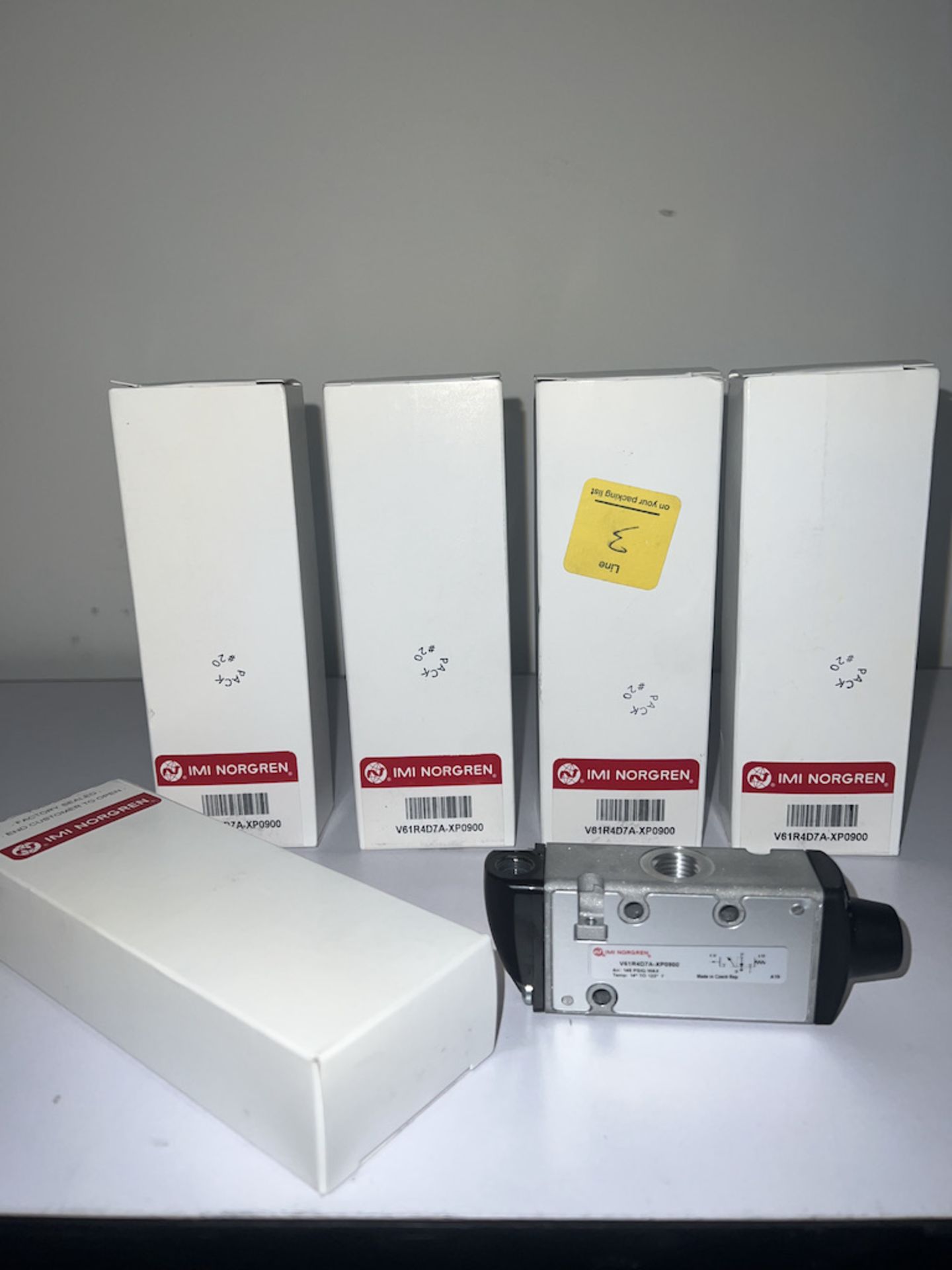 Lot of 6 Norgren V60-V62 Series Directional Control Valves - Image 2 of 4