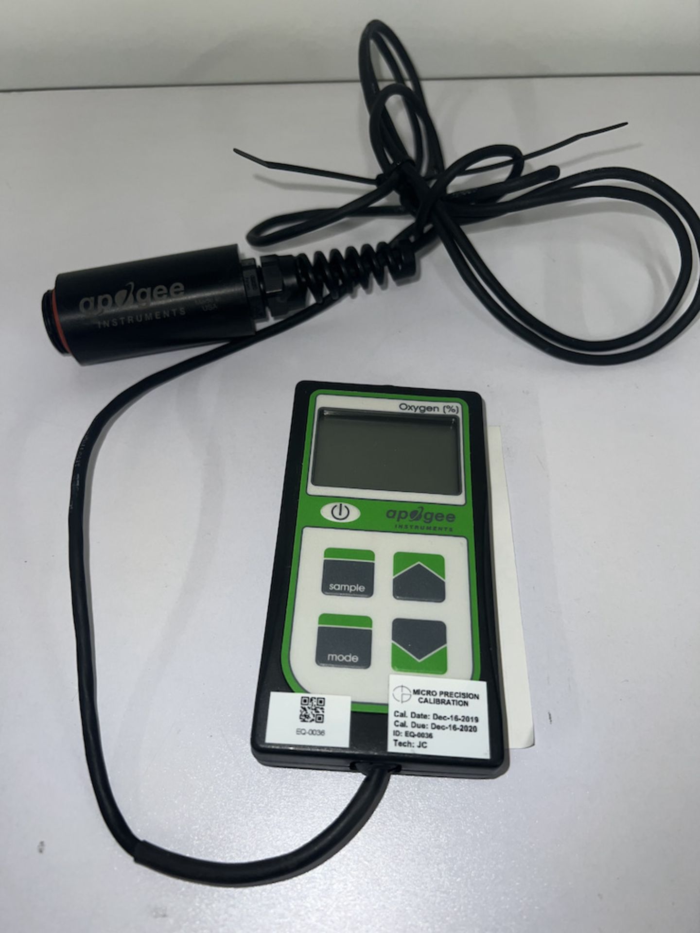 Apogee Instruments: Oxygen Sensor w/ Handheld Meter Model MO-200 Series