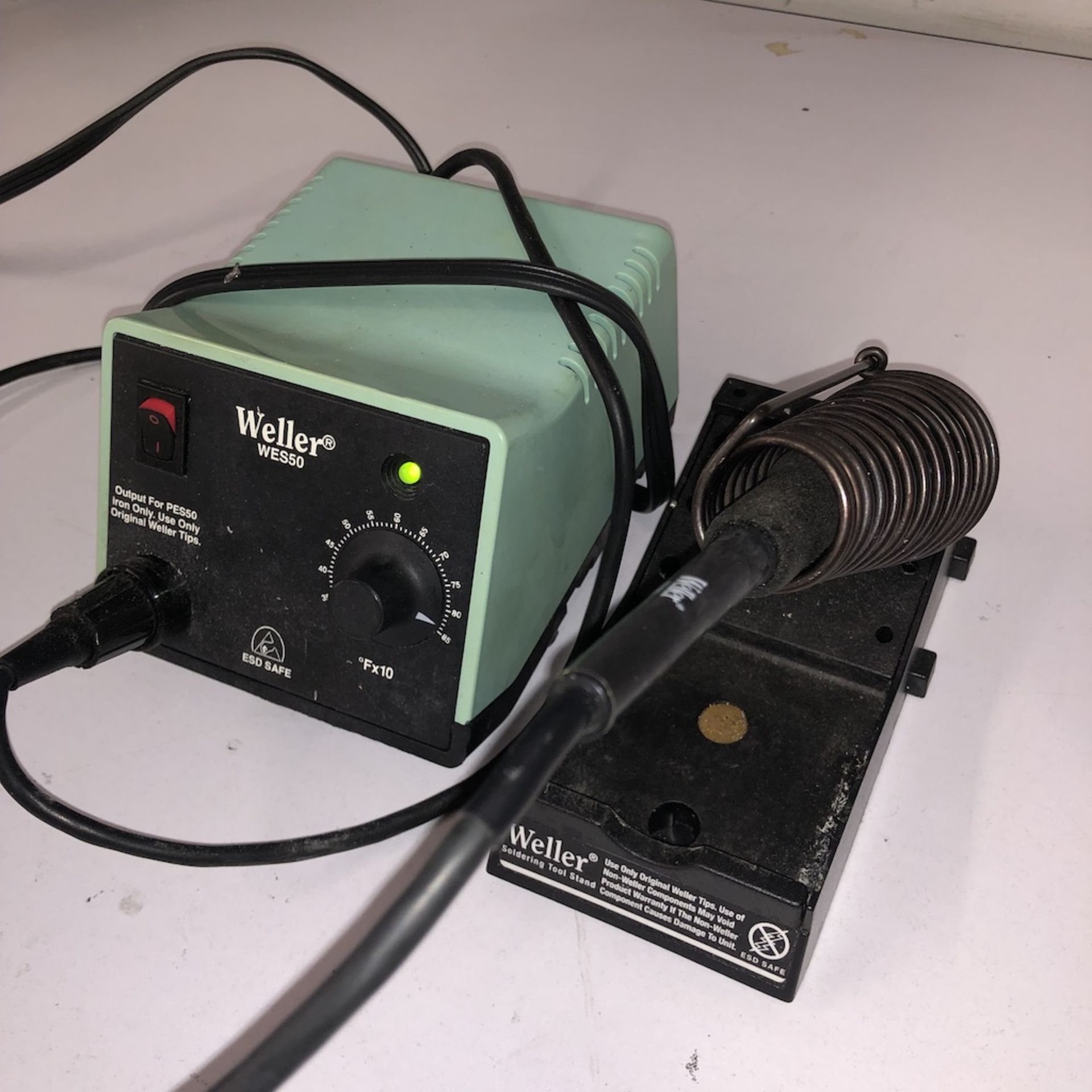 QTY OF 3 ITEMS: WELLER WES50 SOLDERING STATION w/ WELLER SOLDERING WAND STAND w/ WELLER PES50 WAND - Image 7 of 8