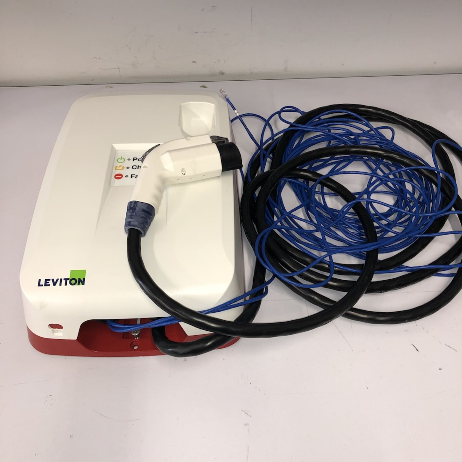 LEVITON 410-EVB16-8PT EV CHARGER w/ LEVITON LEVEL 2 INSTALLATION KIT FOR 16 AMP EV CHARGER - Image 2 of 10