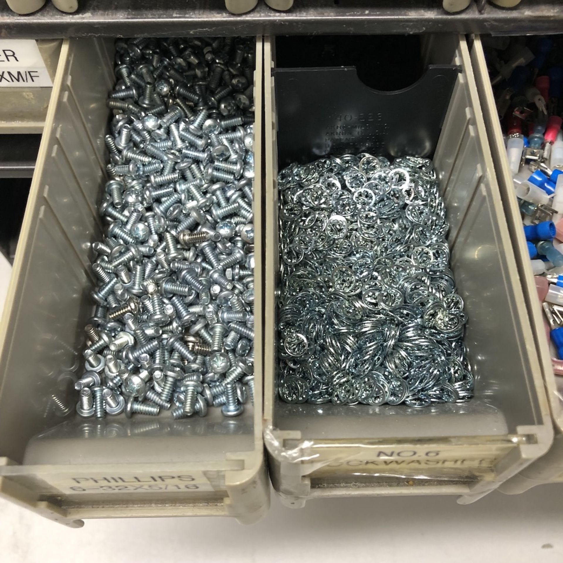 26 DRAWER ORGANIZER BIN: SCREWS, CLIPS, NUTS, PINS, CAPACITORS - Image 6 of 15