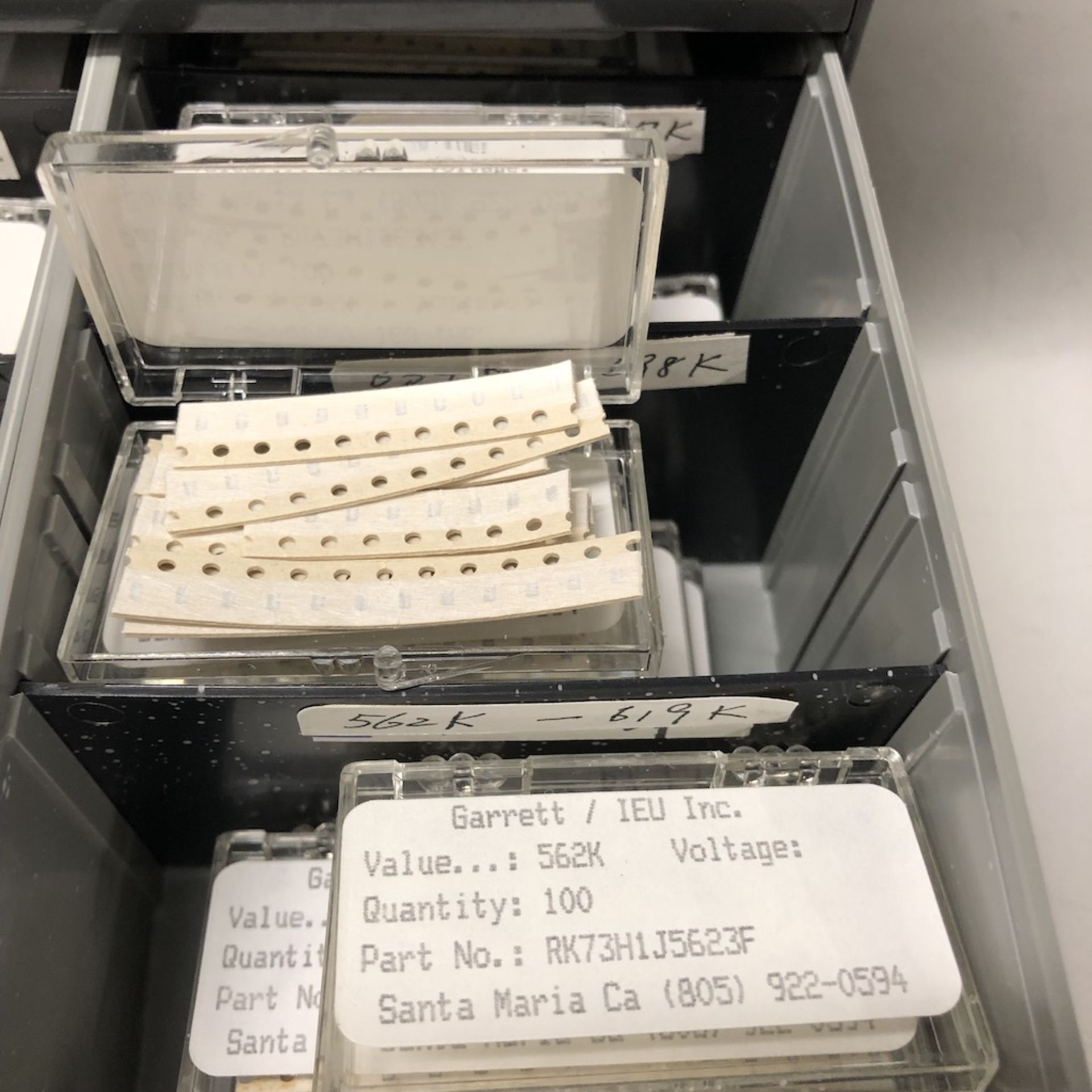 20 DRAWER ORGANIZER BIN: GARRETT IEU INC. RESISTOR CHIPS - Image 23 of 23