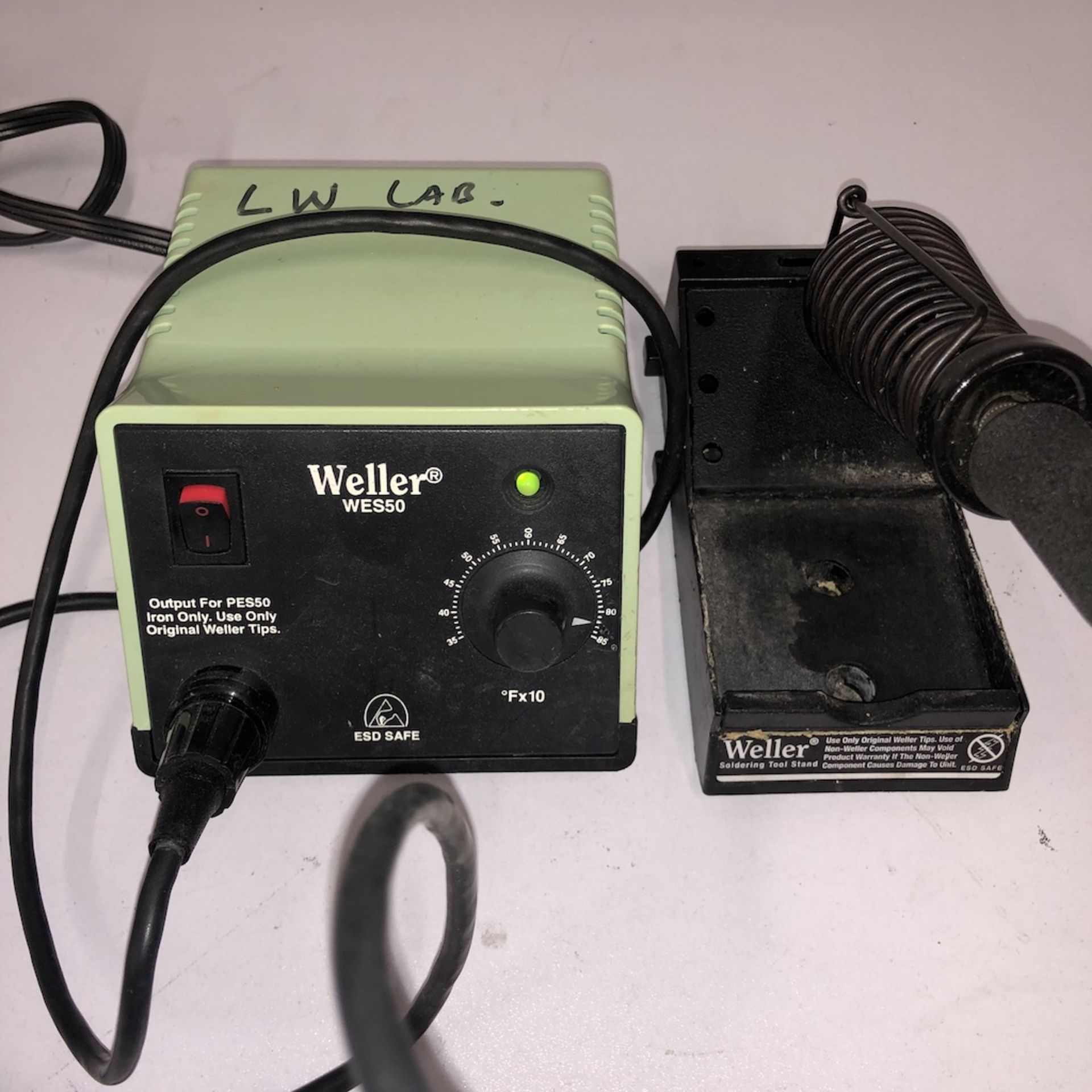 QTY OF 3 ITEMS: WELLER WES50 SOLDERING STATION w/ WELLER SOLDERING WAND STAND w/ WELLER PES50 WAND - Image 4 of 7