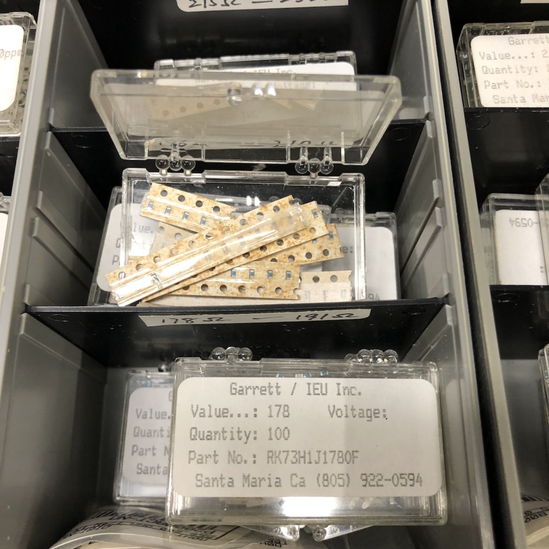 20 DRAWER ORGANIZER BIN: GARRETT IEU INC. RESISTOR CHIPS - Image 10 of 23