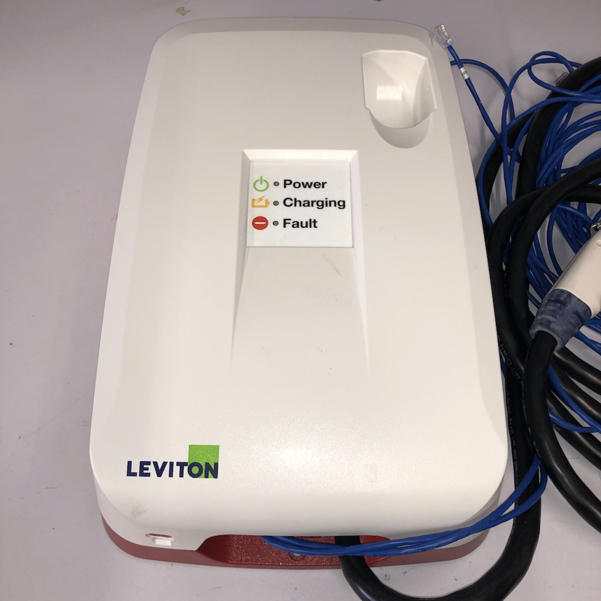 LEVITON 410-EVB16-8PT EV CHARGER w/ LEVITON LEVEL 2 INSTALLATION KIT FOR 16 AMP EV CHARGER - Image 3 of 10