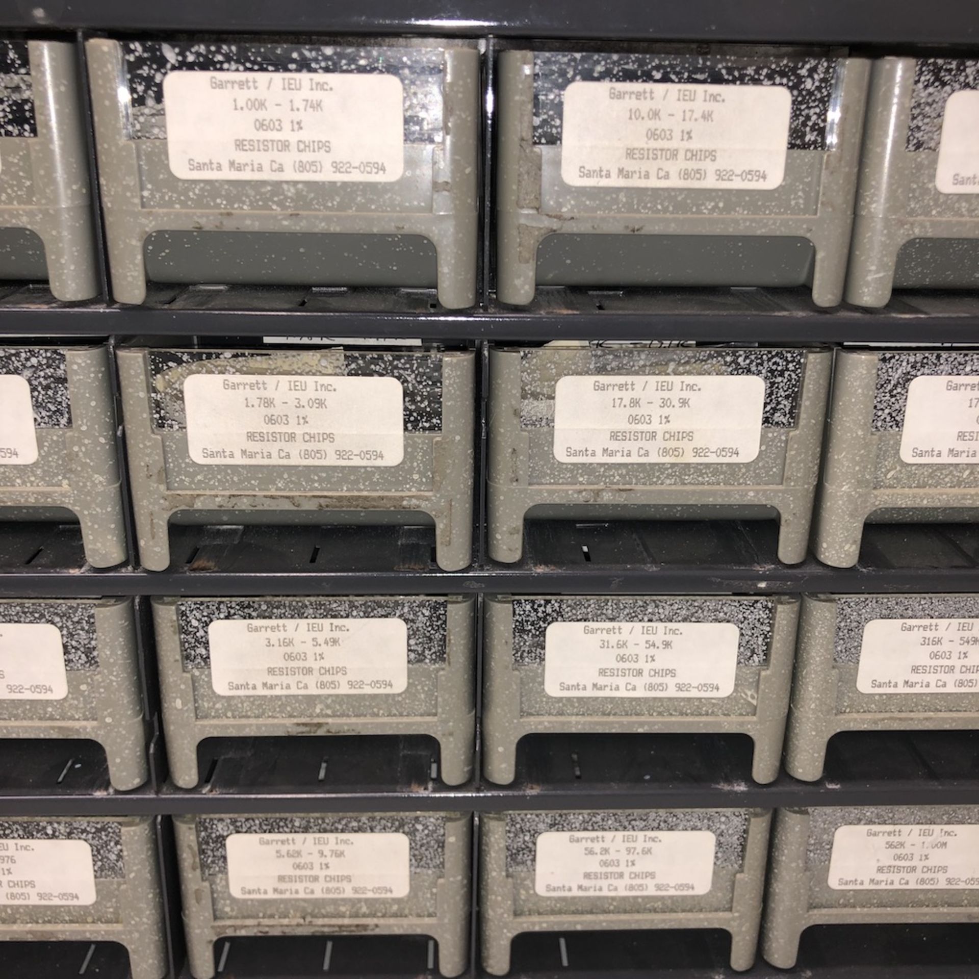 20 DRAWER ORGANIZER BIN: GARRETT IEU INC. RESISTOR CHIPS - Image 2 of 23