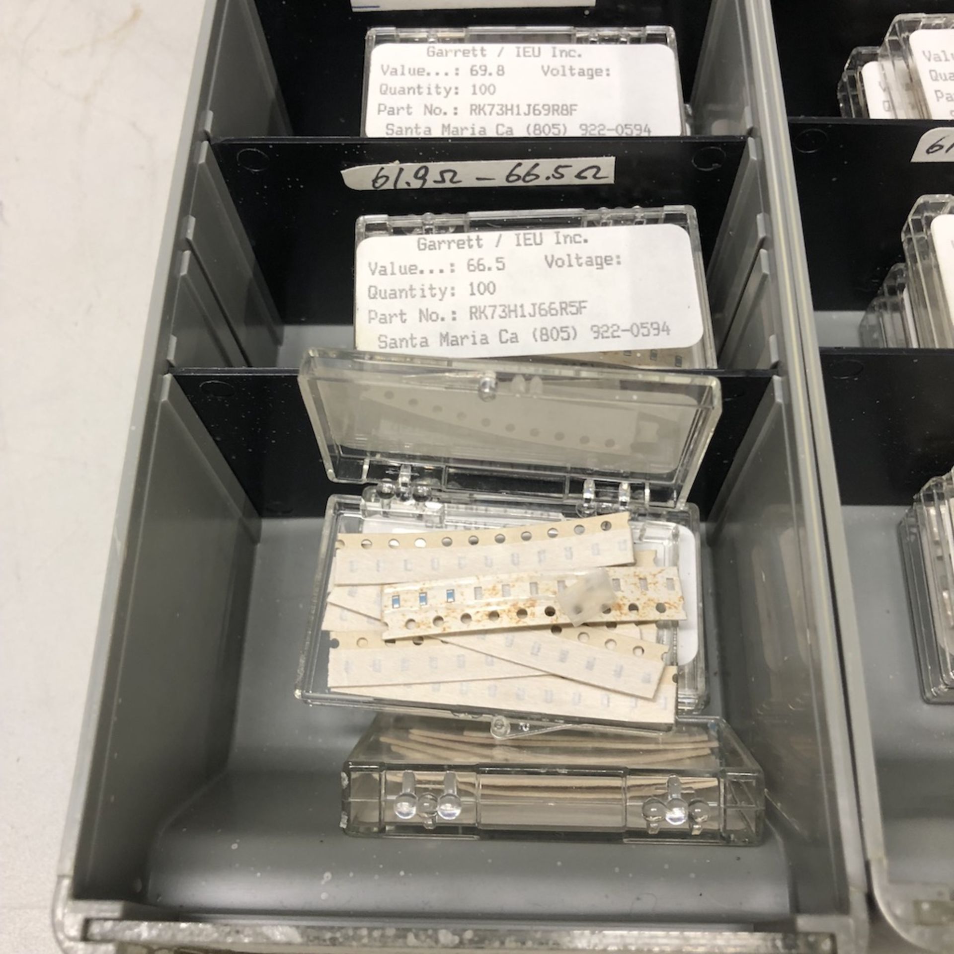 20 DRAWER ORGANIZER BIN: GARRETT IEU INC. RESISTOR CHIPS - Image 19 of 23