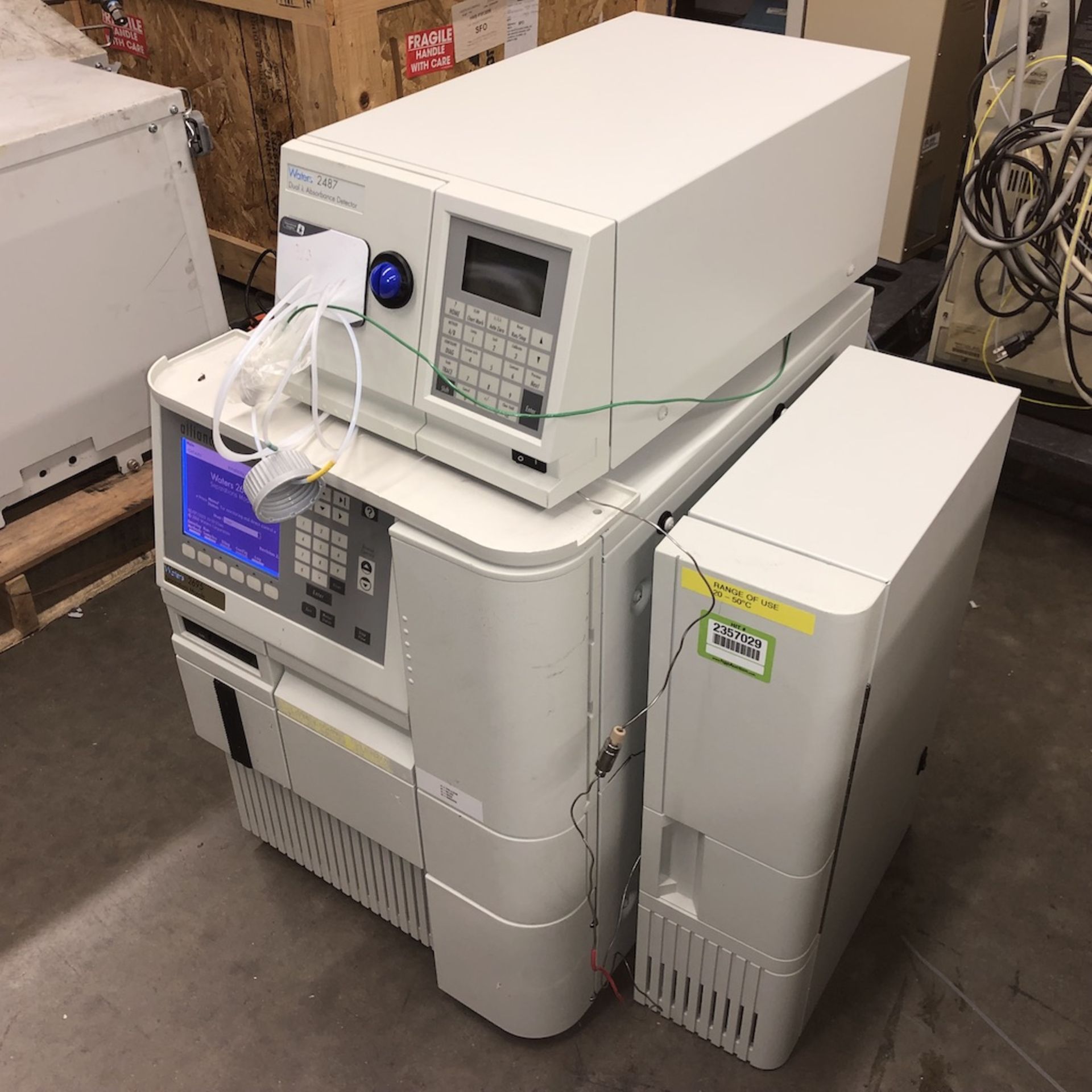 WATERS HPLC SYSTEM WATERS MODEL 2695 SERPARATIONS MODULE, MODEL 2487 DUAL ABSORBANCE DETECTOR, MODEL - Image 4 of 16