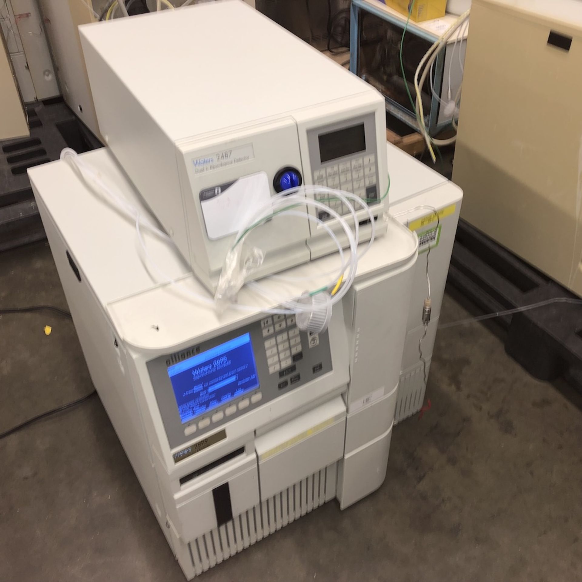 WATERS HPLC SYSTEM WATERS MODEL 2695 SERPARATIONS MODULE, MODEL 2487 DUAL ABSORBANCE DETECTOR, MODEL - Image 3 of 16