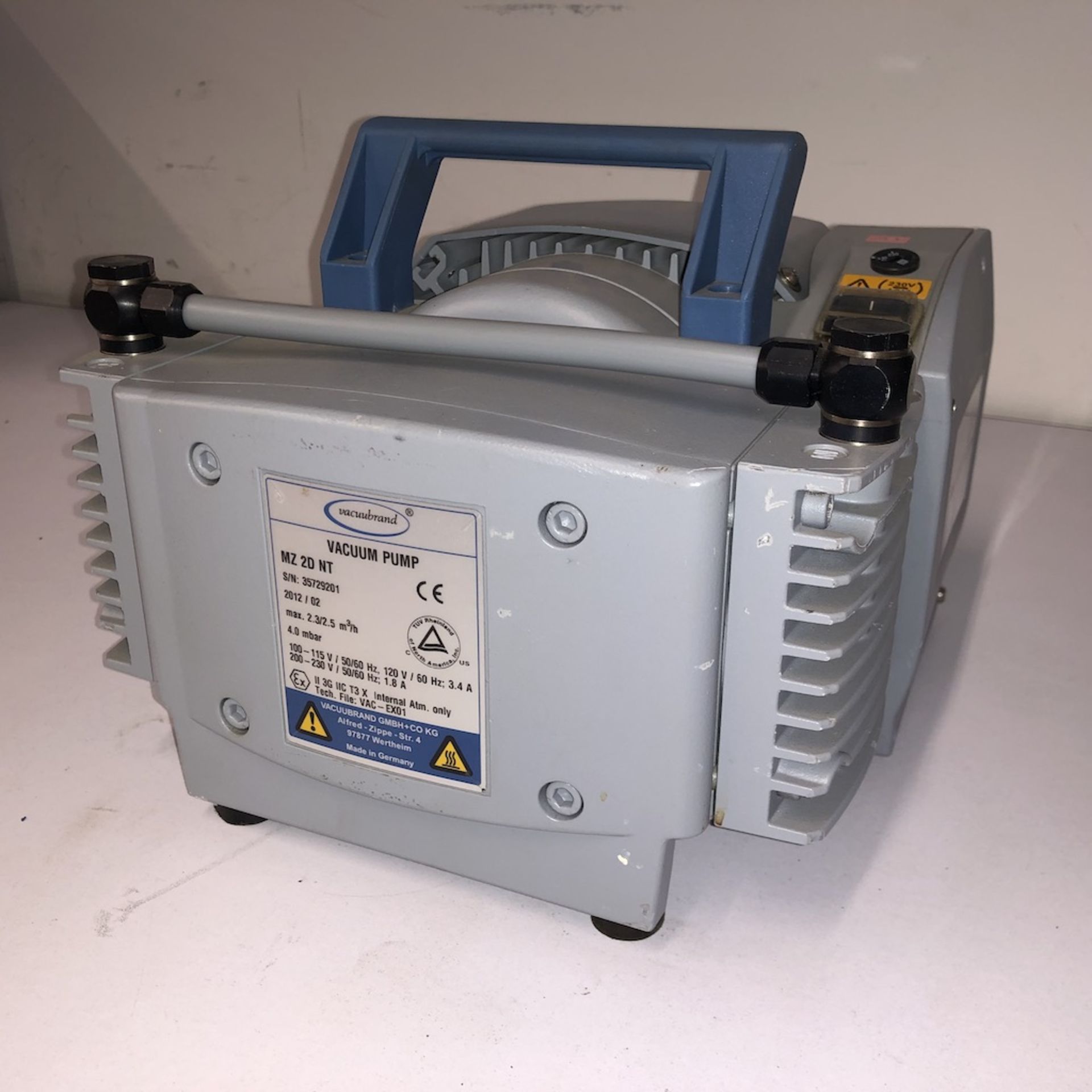 VACUUBRAND MZ 2D NT DIAPHRAGM VACUUM PUMP - Image 4 of 6