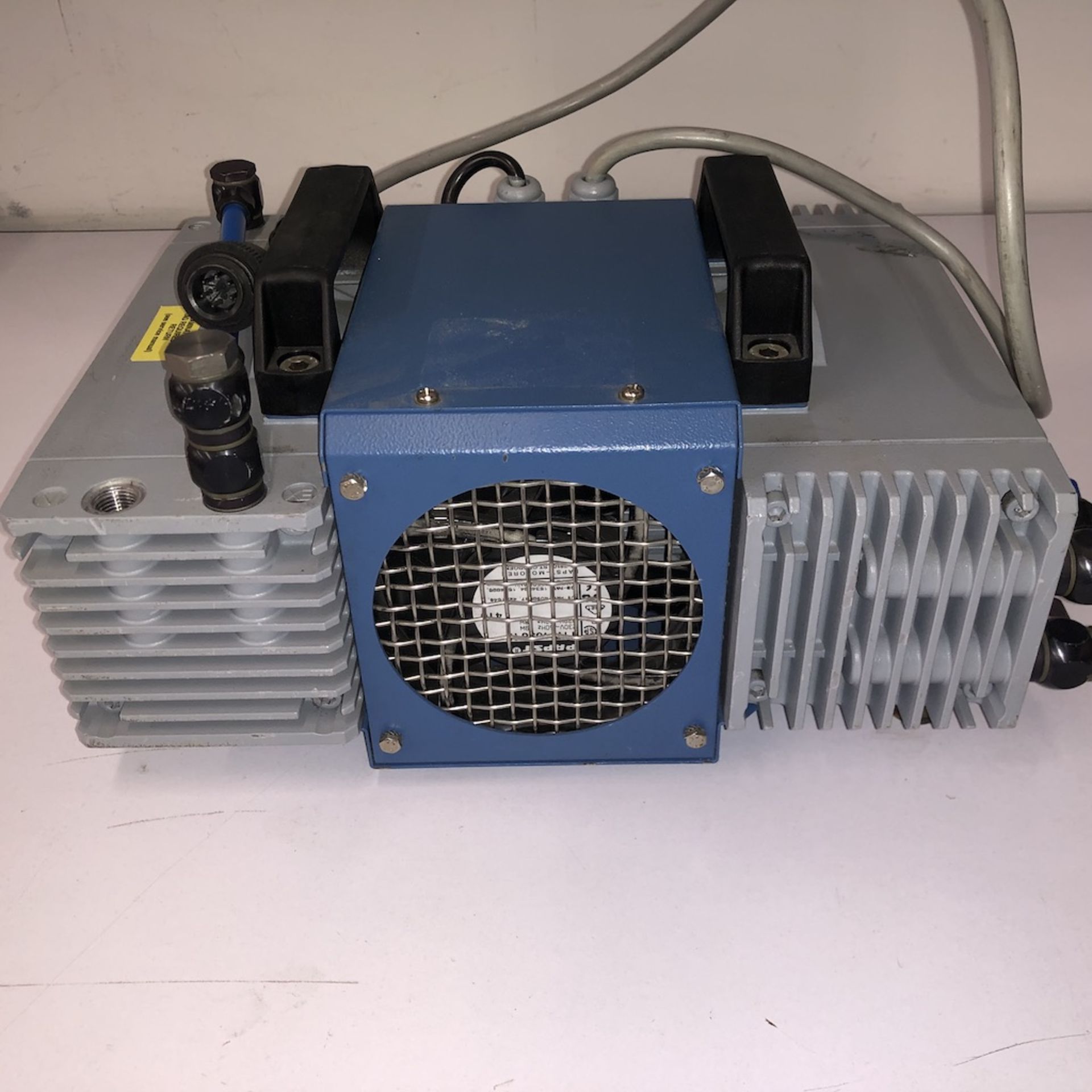 VACUUBRAND MD4 T DIAPHRAGM DRY VACUUM PUMP