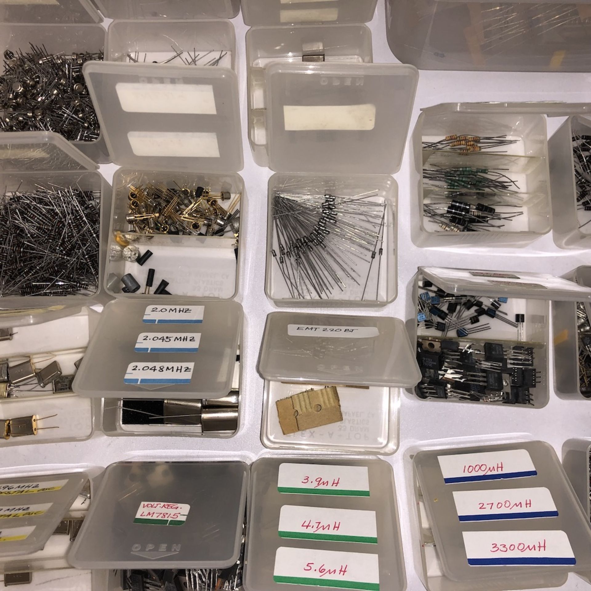 QTY OF 84 CONTAINERS: RESISTORS, TRANSISTORS, COILS, ECT. - Image 6 of 18