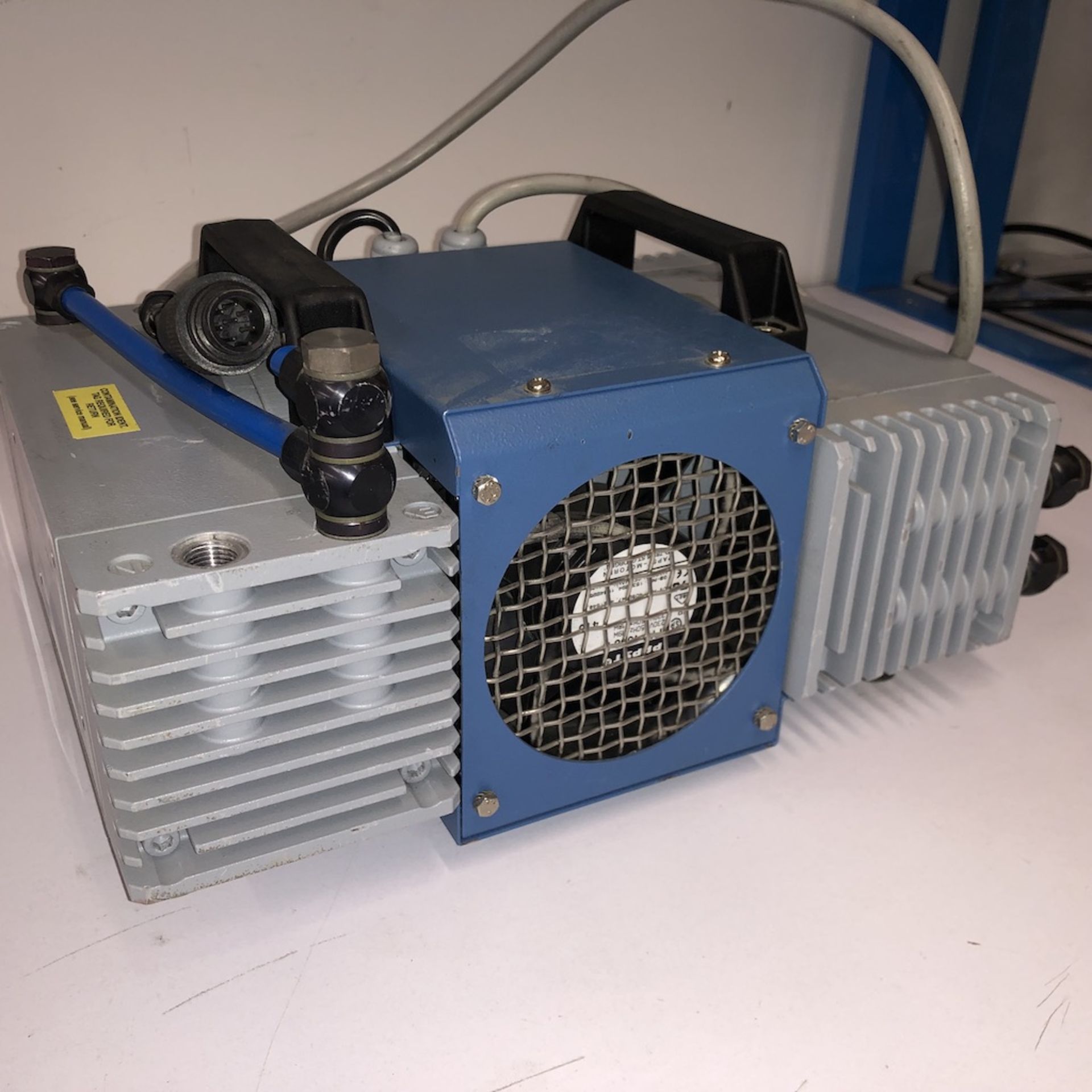 VACUUBRAND MD4 T DIAPHRAGM DRY VACUUM PUMP - Image 4 of 6