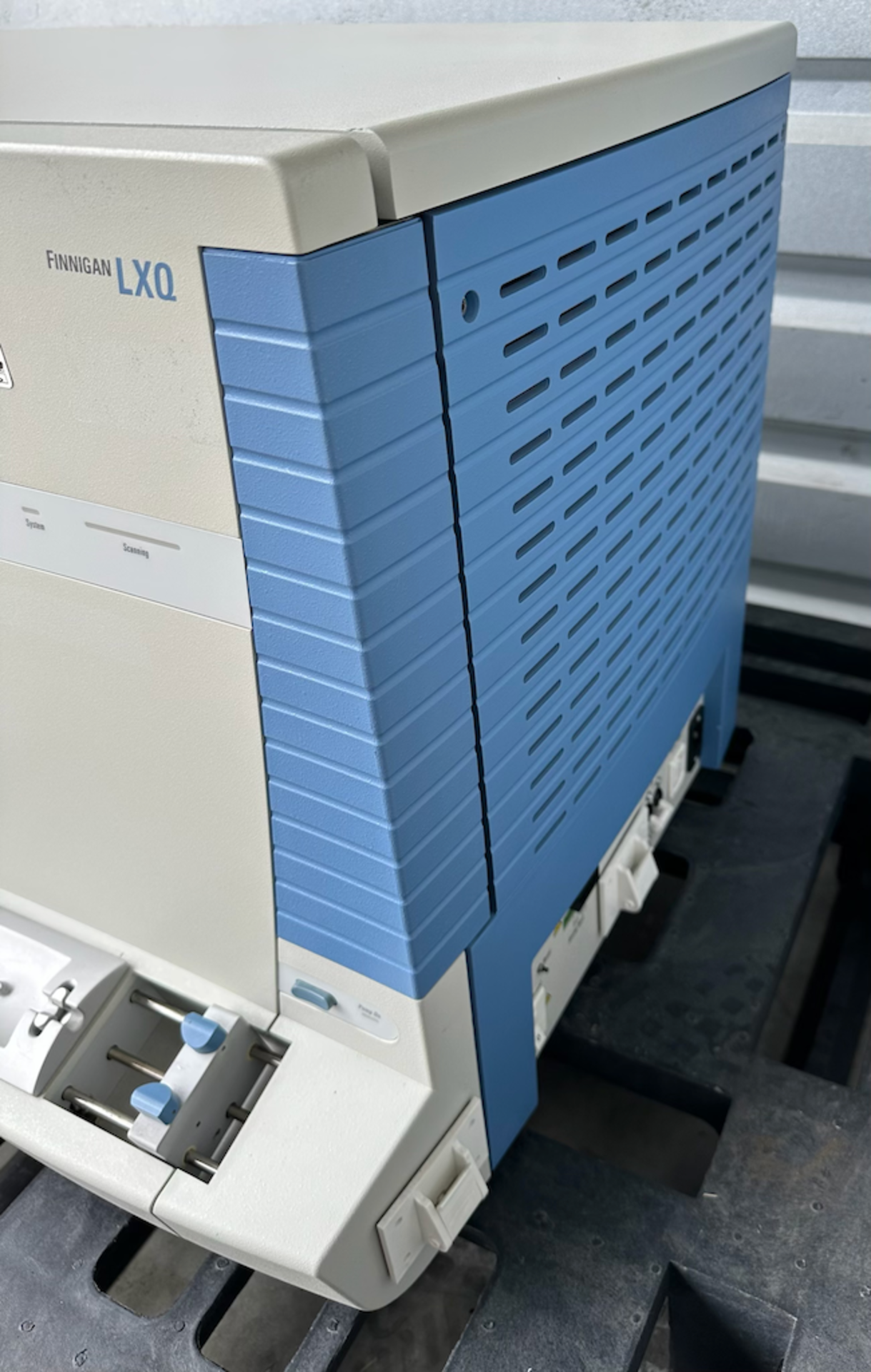 Thermo Scientific Finnigan LXQ Mass Spectrometer System - Image 6 of 9