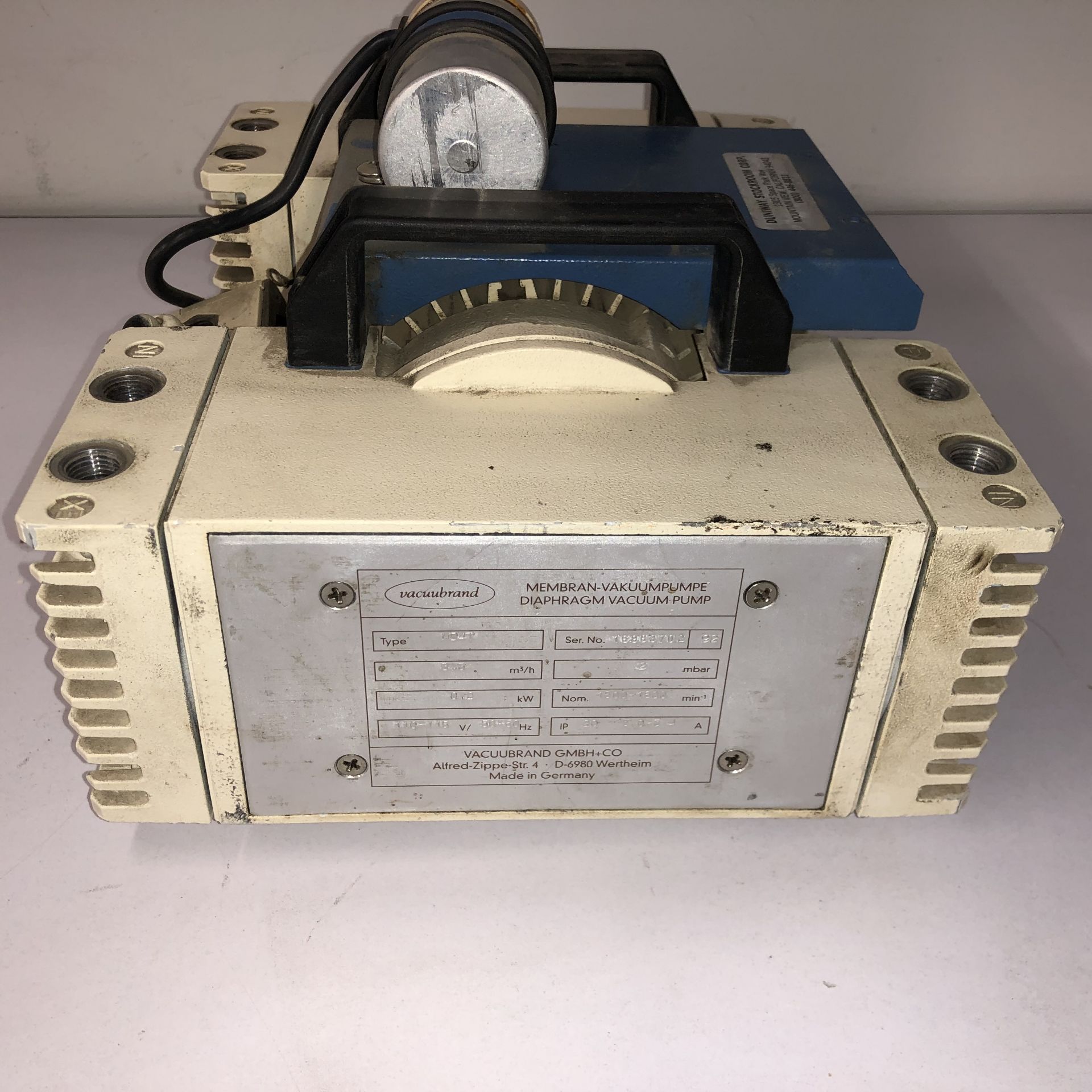 VACUUBRAND MD4 T DIAPHRAGM DRY VACUUM PUMP Ê 1218 ALDERWOOD AVE. SUNNYVALE, CA. 94089