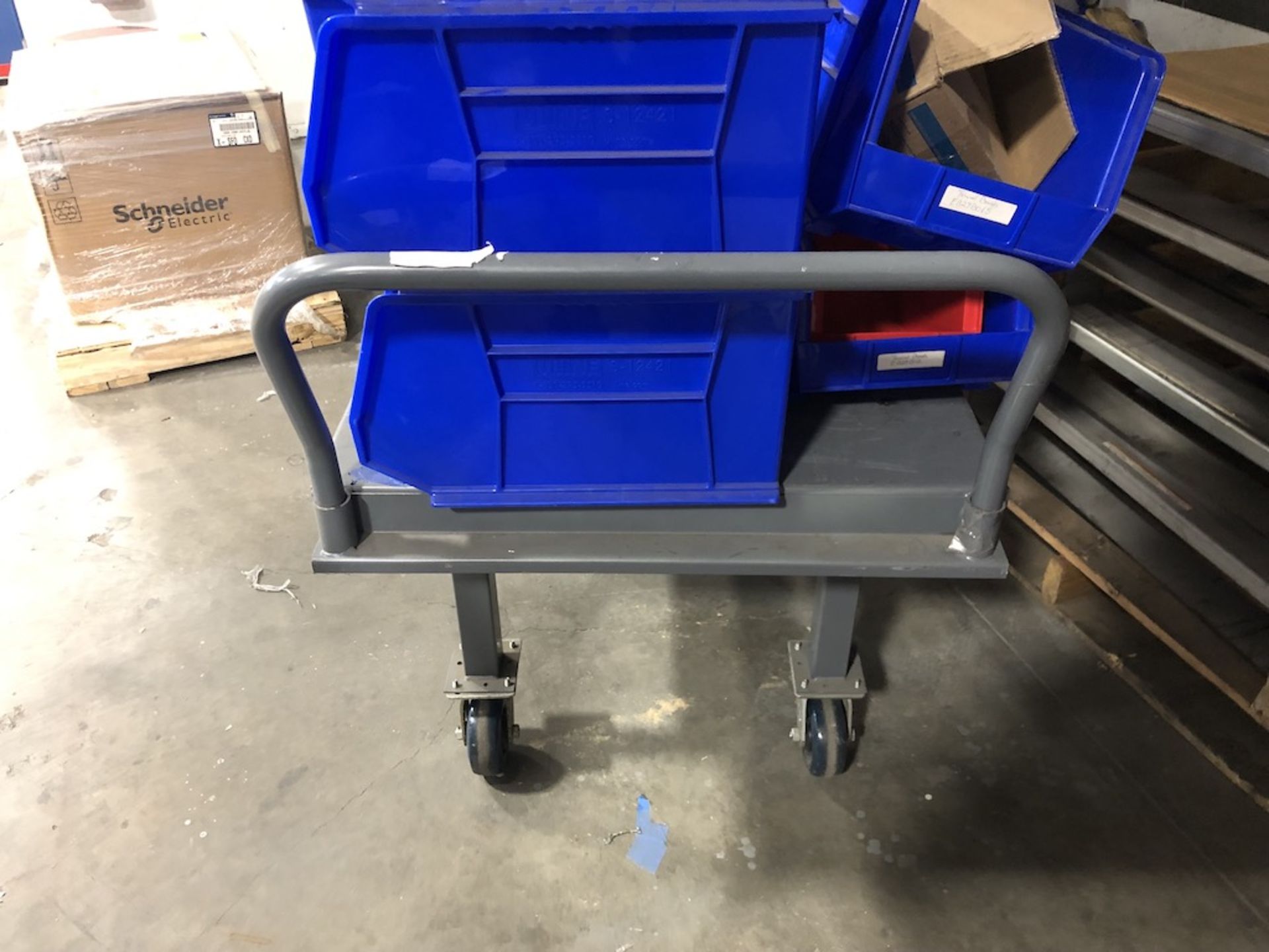 ULINE STEEL PLATFORM CART ( CONTENTS NOT INCLUDED ) 64IN L X 30 IN W X 37 IN H - Image 4 of 7