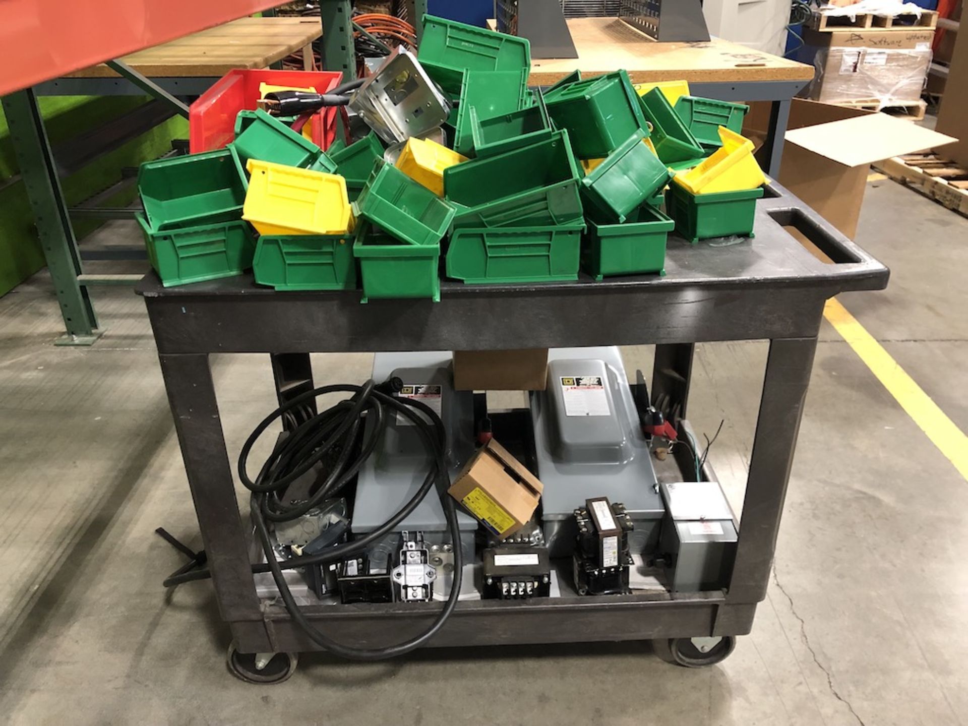 PLASTIC CART ( CONTNETS NOT INCLUDED ) 40IN L X 25 1/4IN W X 32IN H   SCHNEIDER ELECTRIC- 6611 - Image 4 of 4
