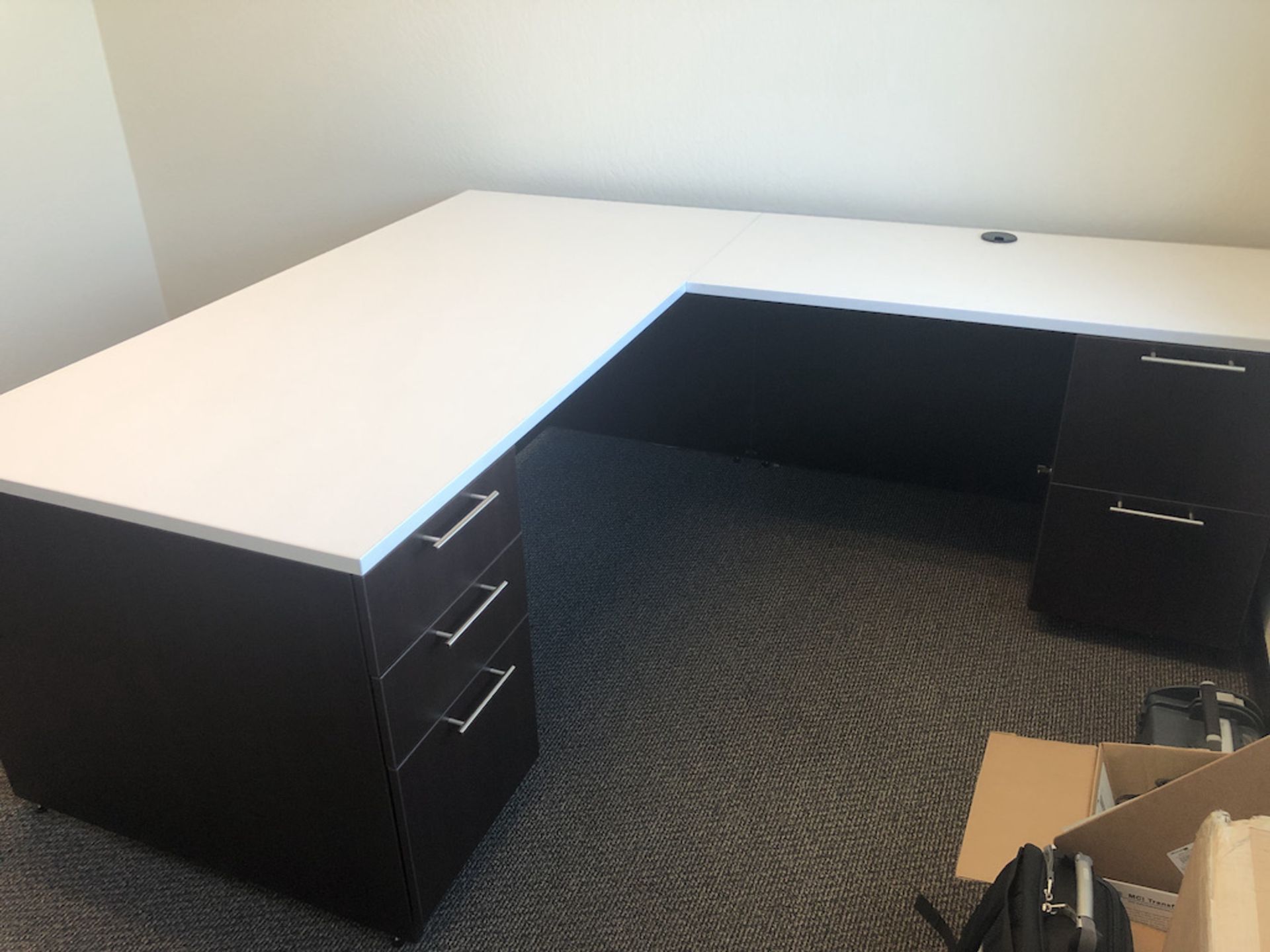 OFFICE DESK 71IN L X 35.5IN W X 30IN H ( NOT TO INCLUDE CONTENTS ) - Image 7 of 7