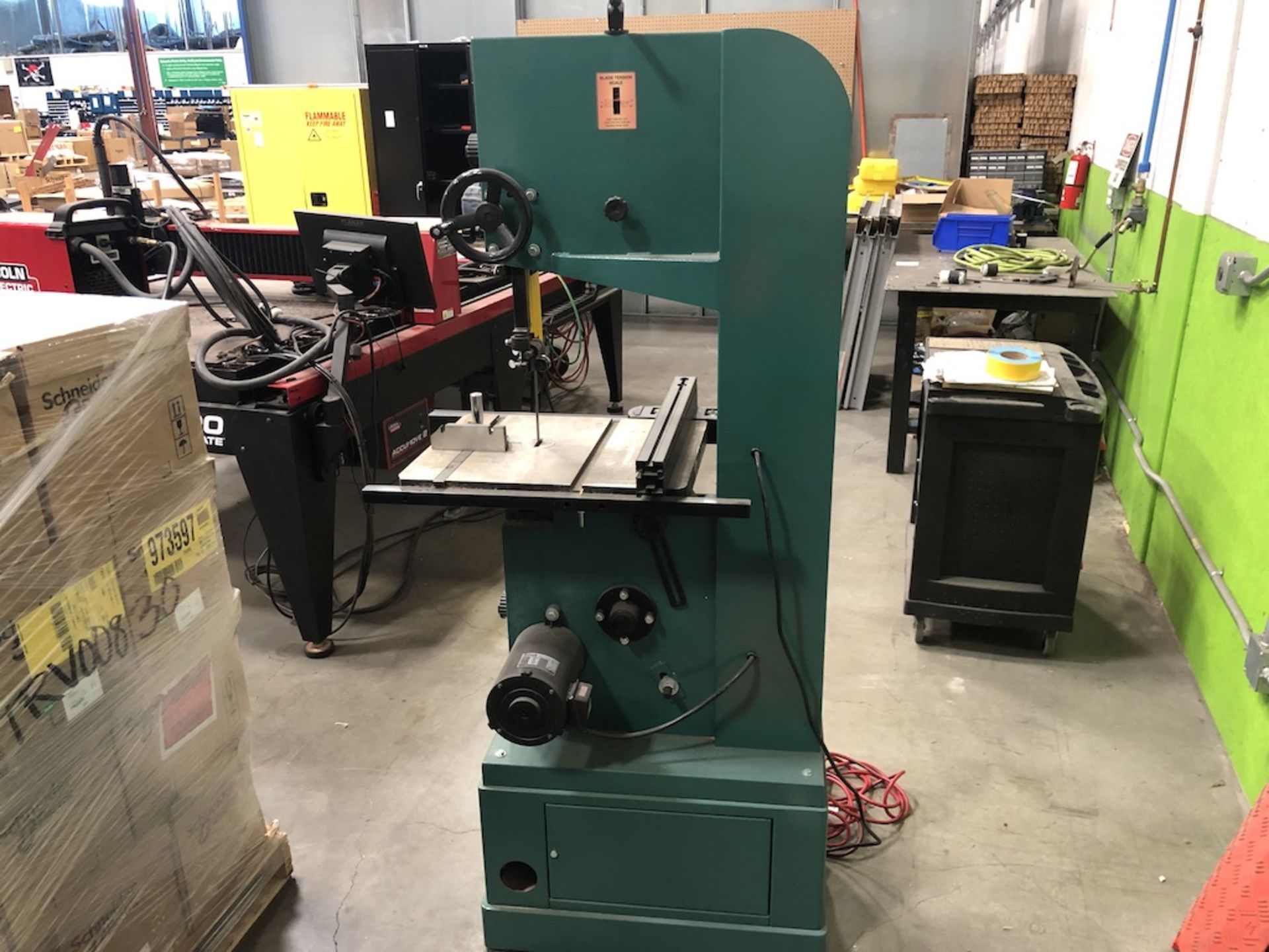 GRIZZLY INDUSTRIAL INC. G0621X VARIABLE SPEED WOOD & METAL CUTTING BANDSAW - Image 5 of 13