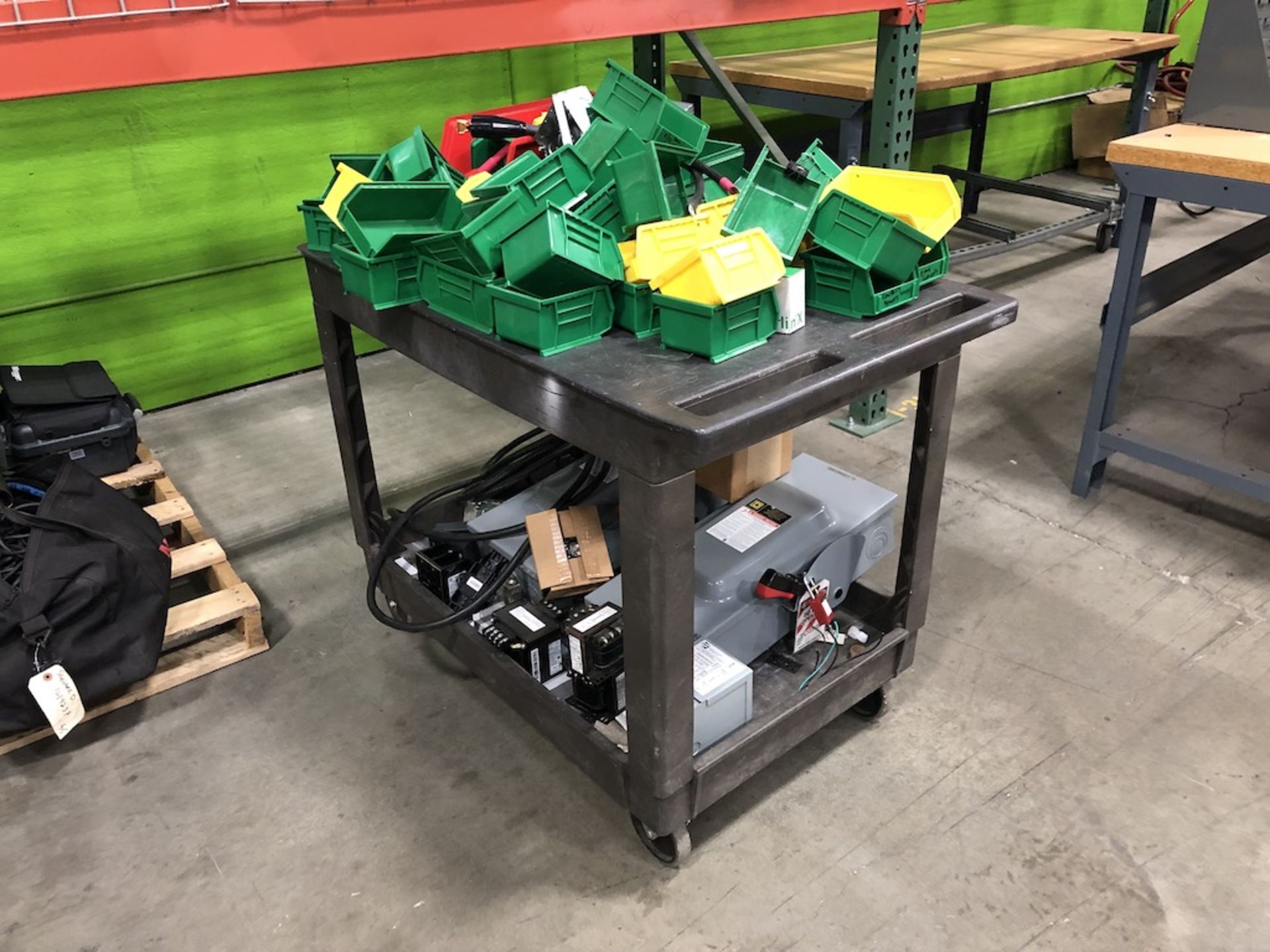 PLASTIC CART ( CONTNETS NOT INCLUDED ) 40IN L X 25 1/4IN W X 32IN H   SCHNEIDER ELECTRIC- 6611