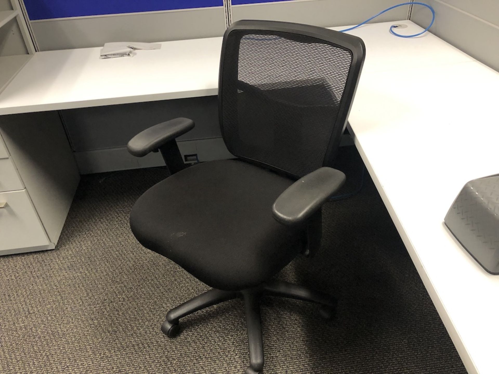 5 CASTER OFFICE CHAIR PADDED ARM REST, BLACK SEATED CUSHION, MESH BACK SUPPORT   SCHNEIDER ELECTRIC- - Image 3 of 3