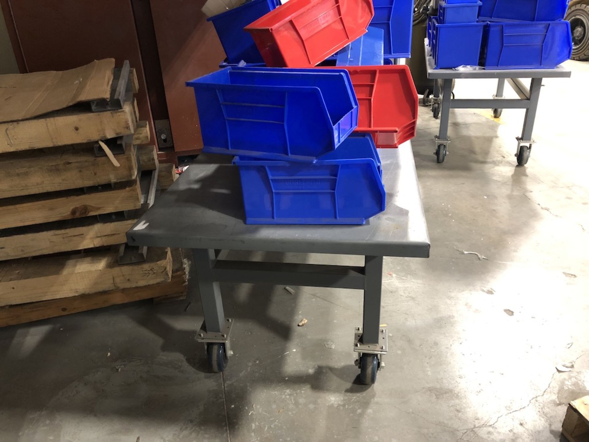 ULINE STEEL PLATFORM CART ( CONTENTS NOT INCLUDED ) 64IN L X 30 IN W X 37 IN H - Image 6 of 7