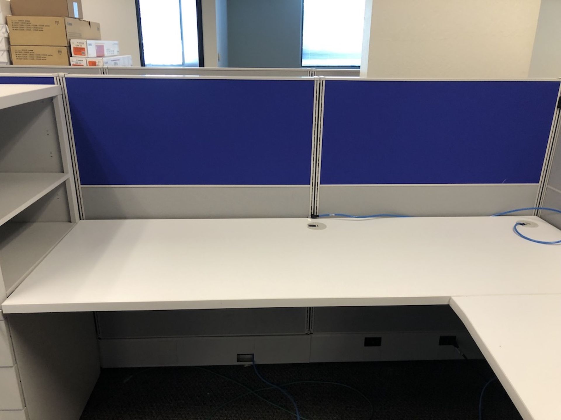 CUBICAL: WHITE BOARD WALL 98IN L X 2IN W X 49IN H; BLUE WALL 74IN L X 2IN W X 49IN H ( NO CONTENTS - Image 3 of 5