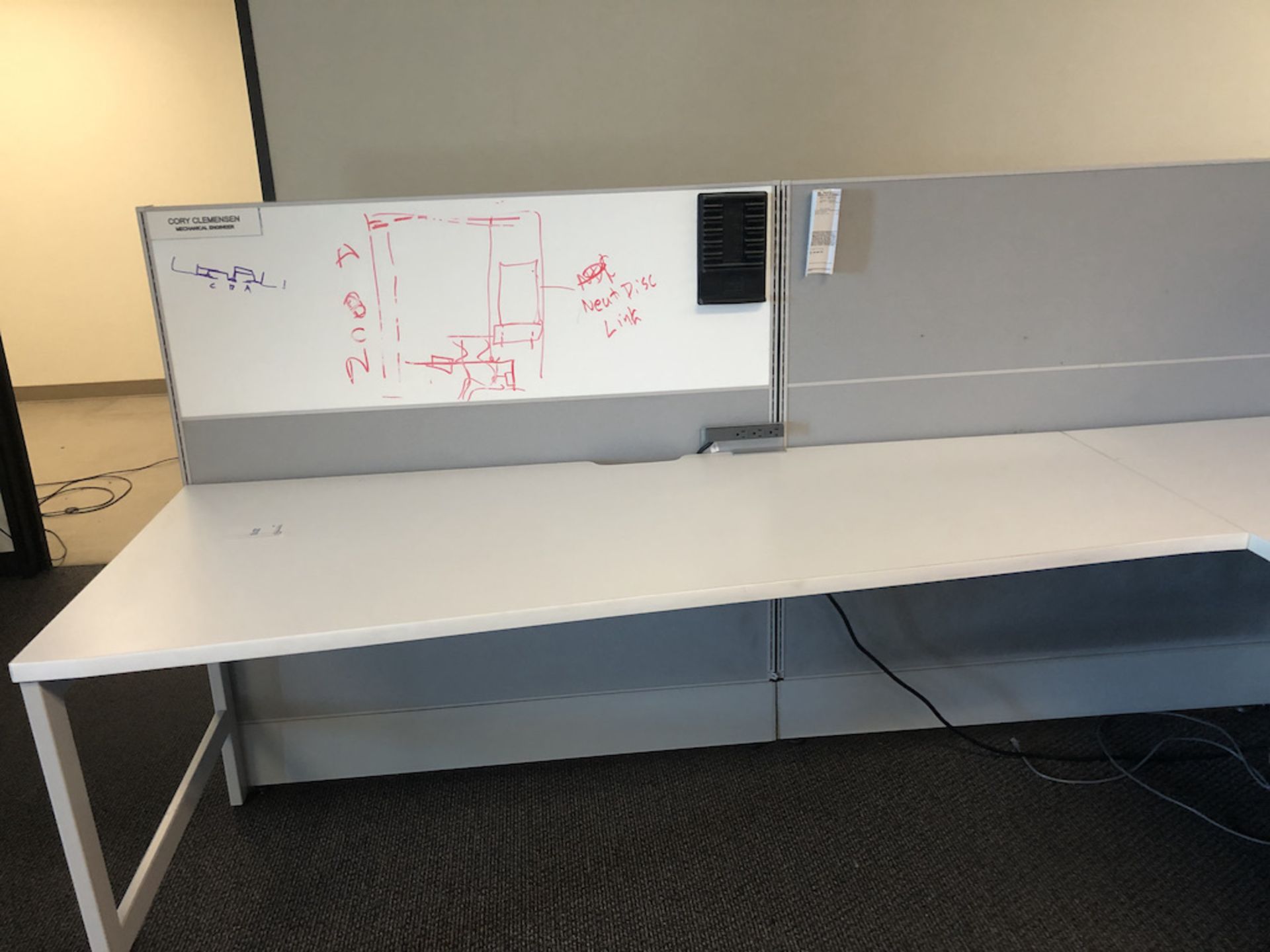 CUBICAL: WHITE BOARD WALL 98IN L X 2IN W X 49IN H; BLUE WALL 74IN L X 2IN W X 49IN H ( NO CONTENTS - Image 4 of 7