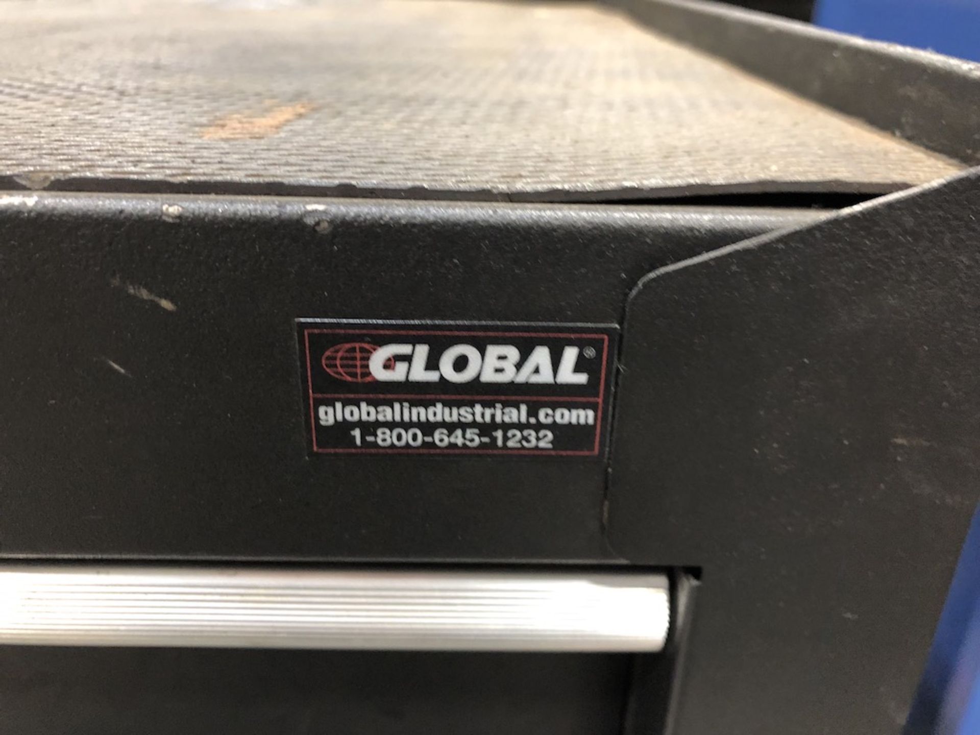 GLOBAL INDUSTRIAL 7 DRAWER CABINET 27IN L X 18IN W X 34IN H - Image 2 of 3